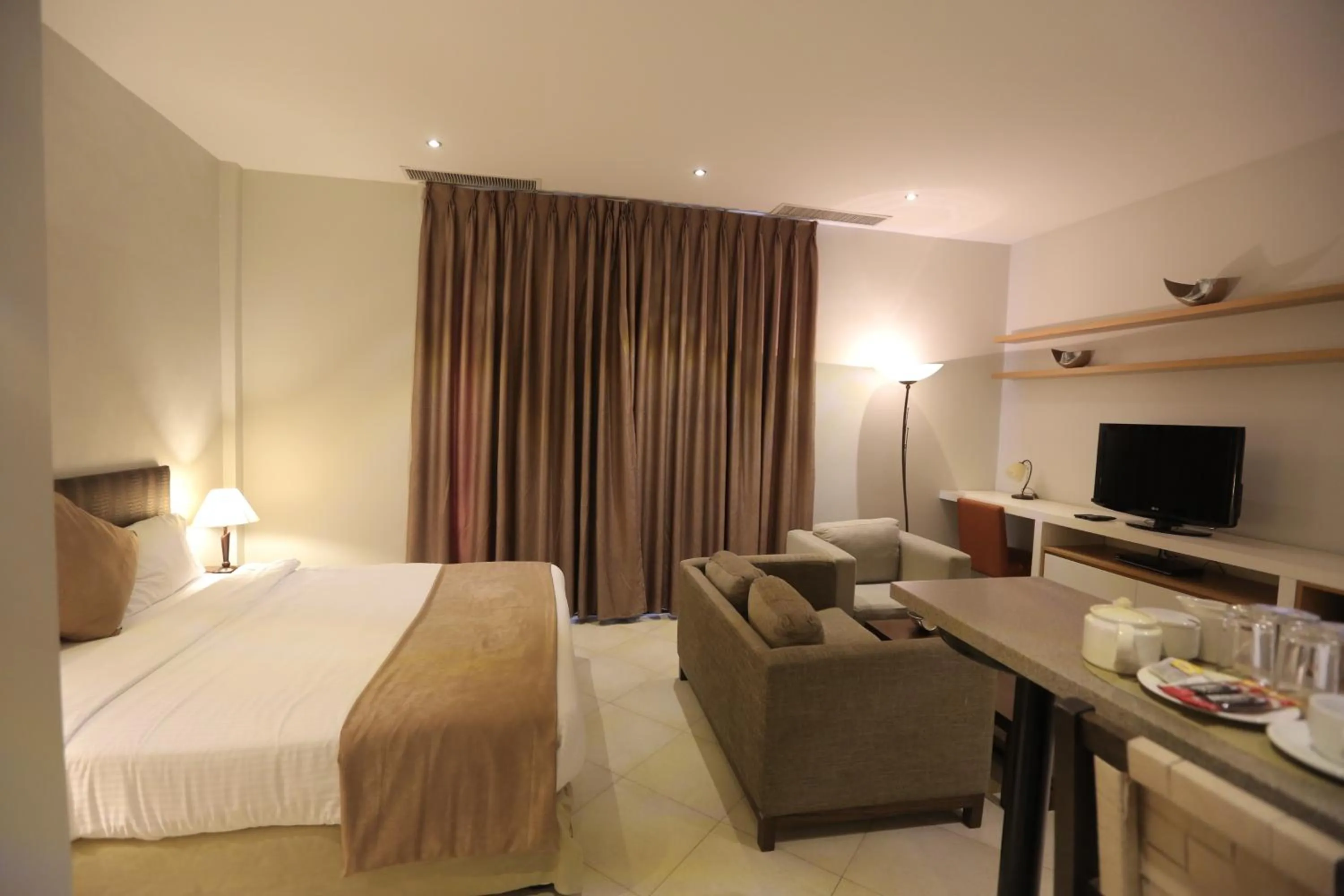 Coffee/tea facilities, Bed in Jabal Amman Hotel (Heritage House)