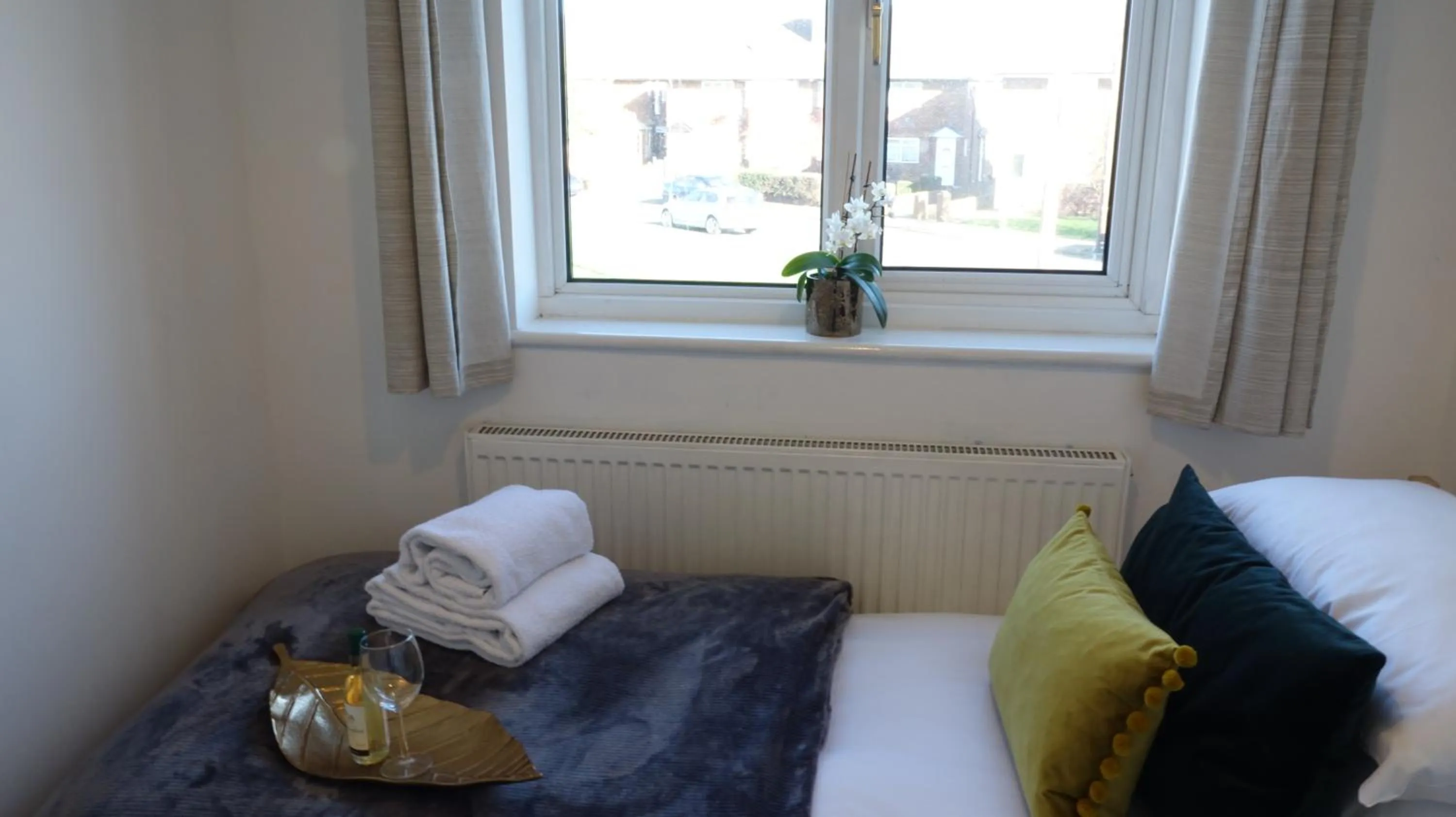 Bedroom in Airport Garden Rooms