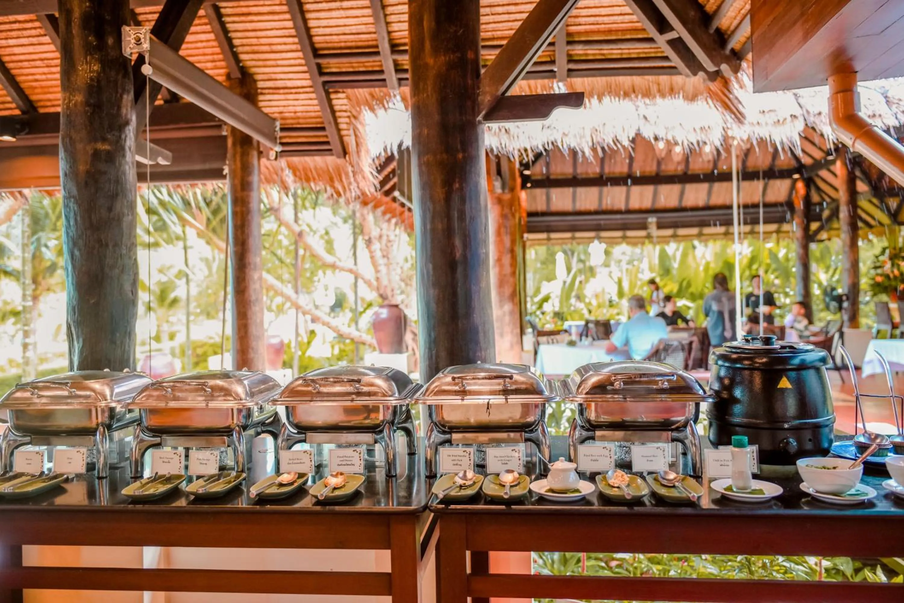 Restaurant/places to eat in Le Vimarn Cottages & Spa