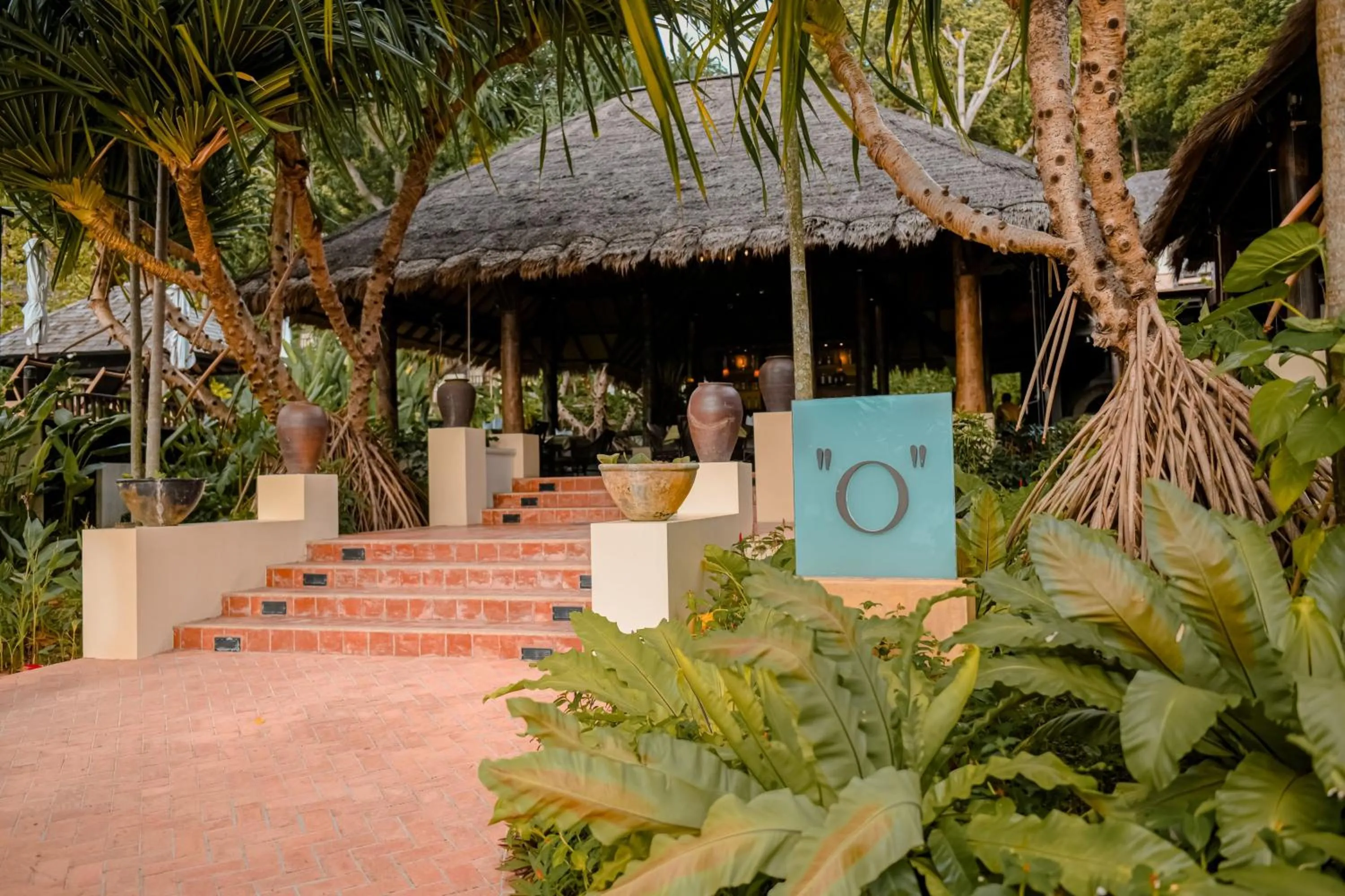 Restaurant/places to eat in Le Vimarn Cottages & Spa