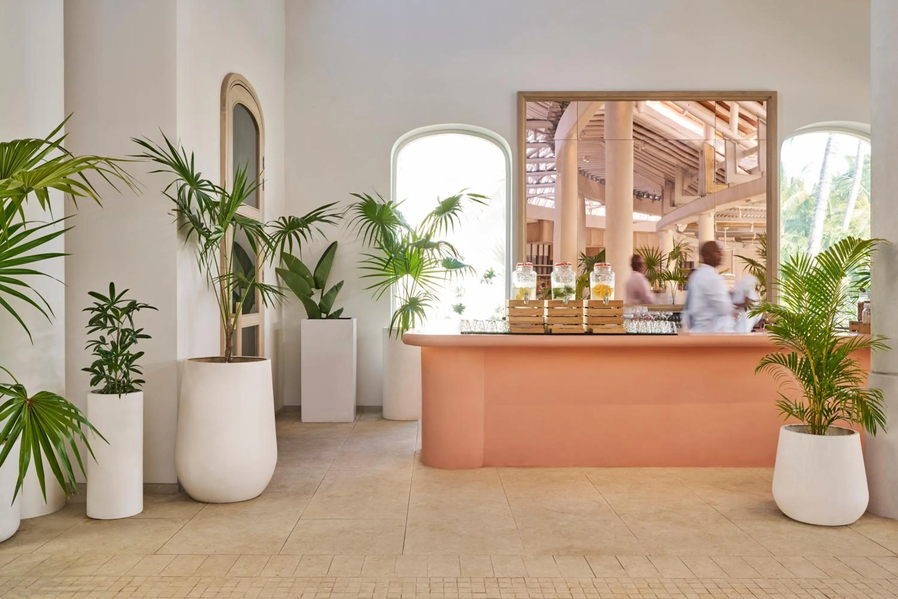 Lounge or bar in LUX* Belle Mare Resort & Villas