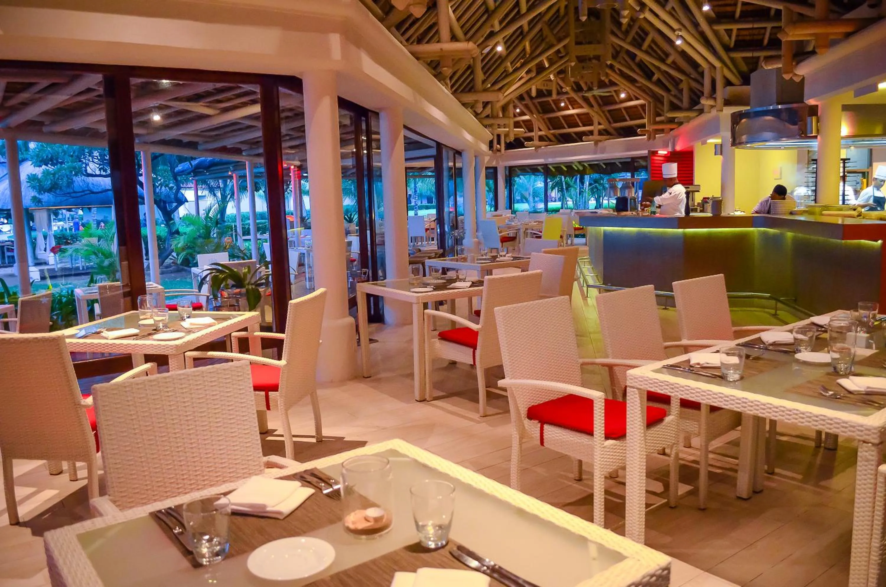 Restaurant/places to eat in Tamassa Bel Ombre