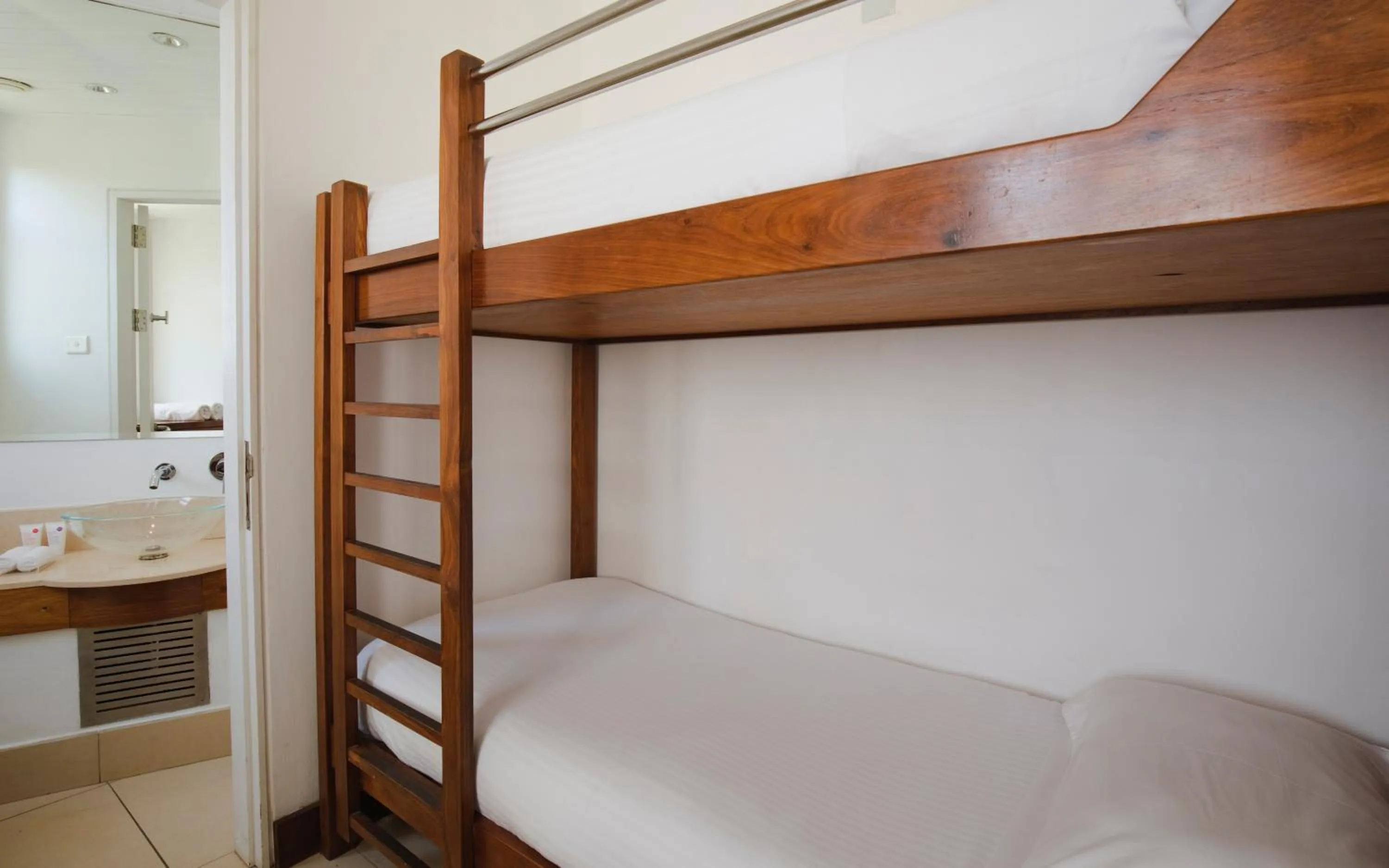 Bathroom, Bed in Tamassa Bel Ombre