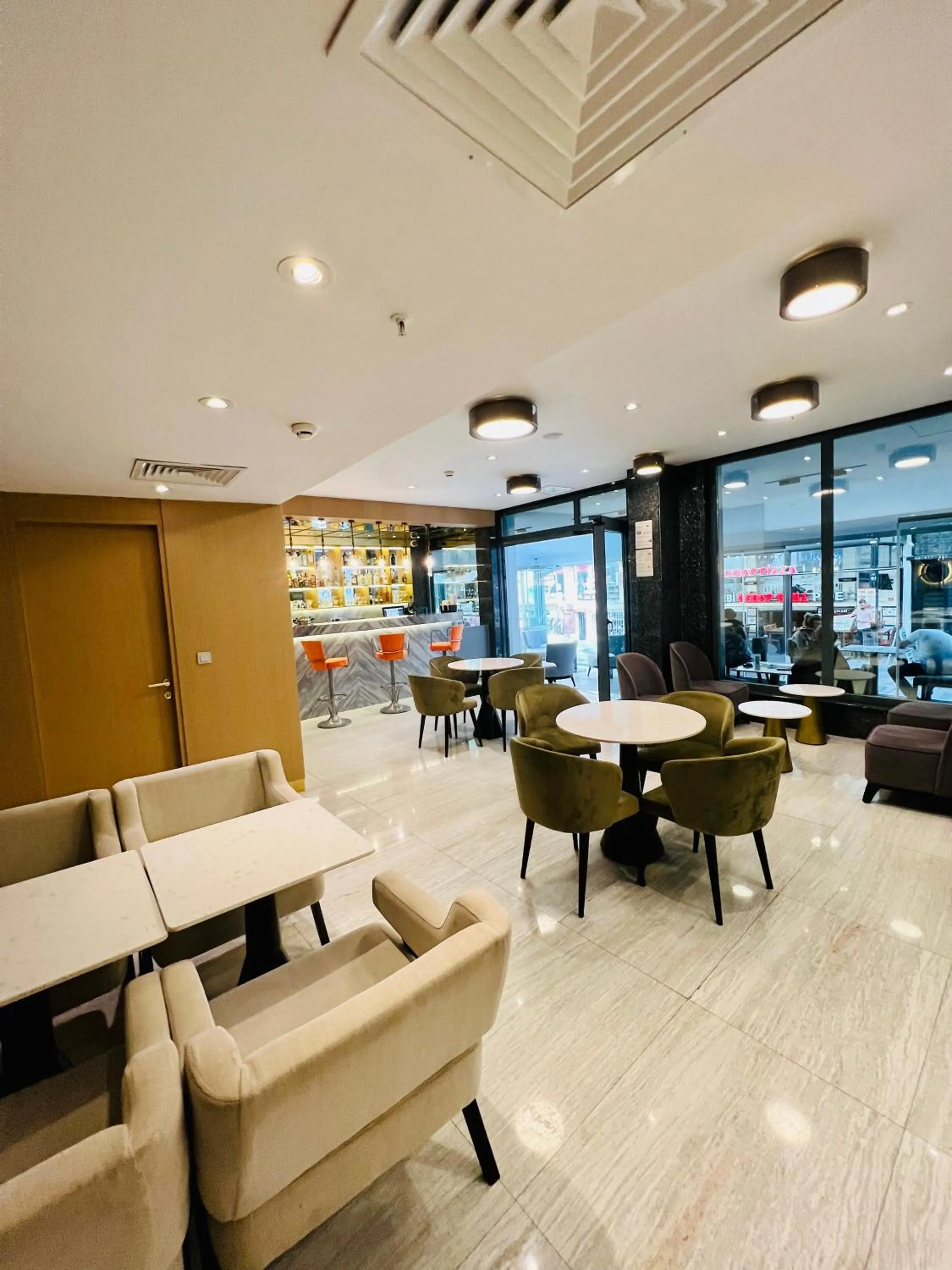 Restaurant/places to eat in Seminal Hotel Taksim