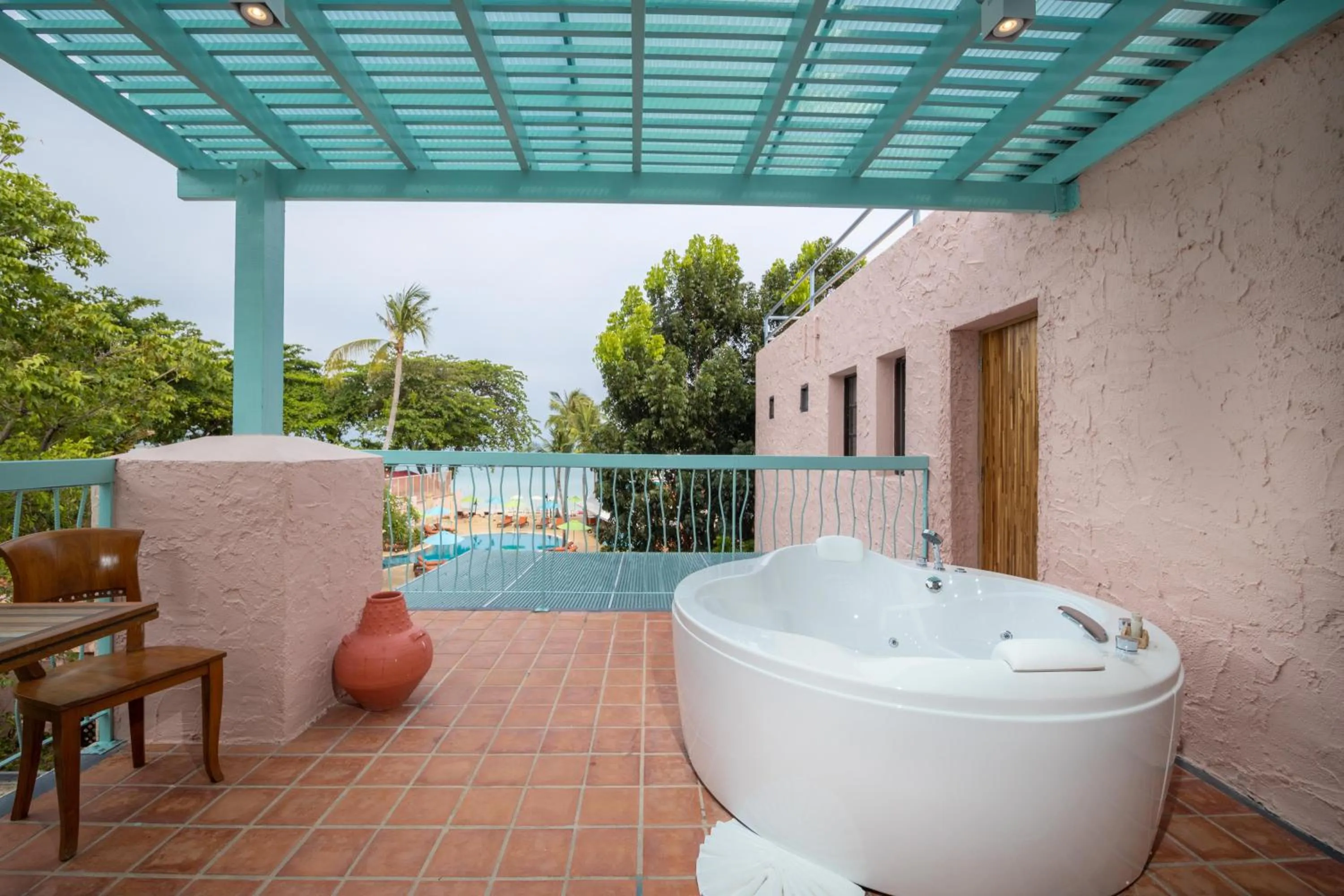 Hot Tub in Baan Samui Resort - SHA Extra Plus