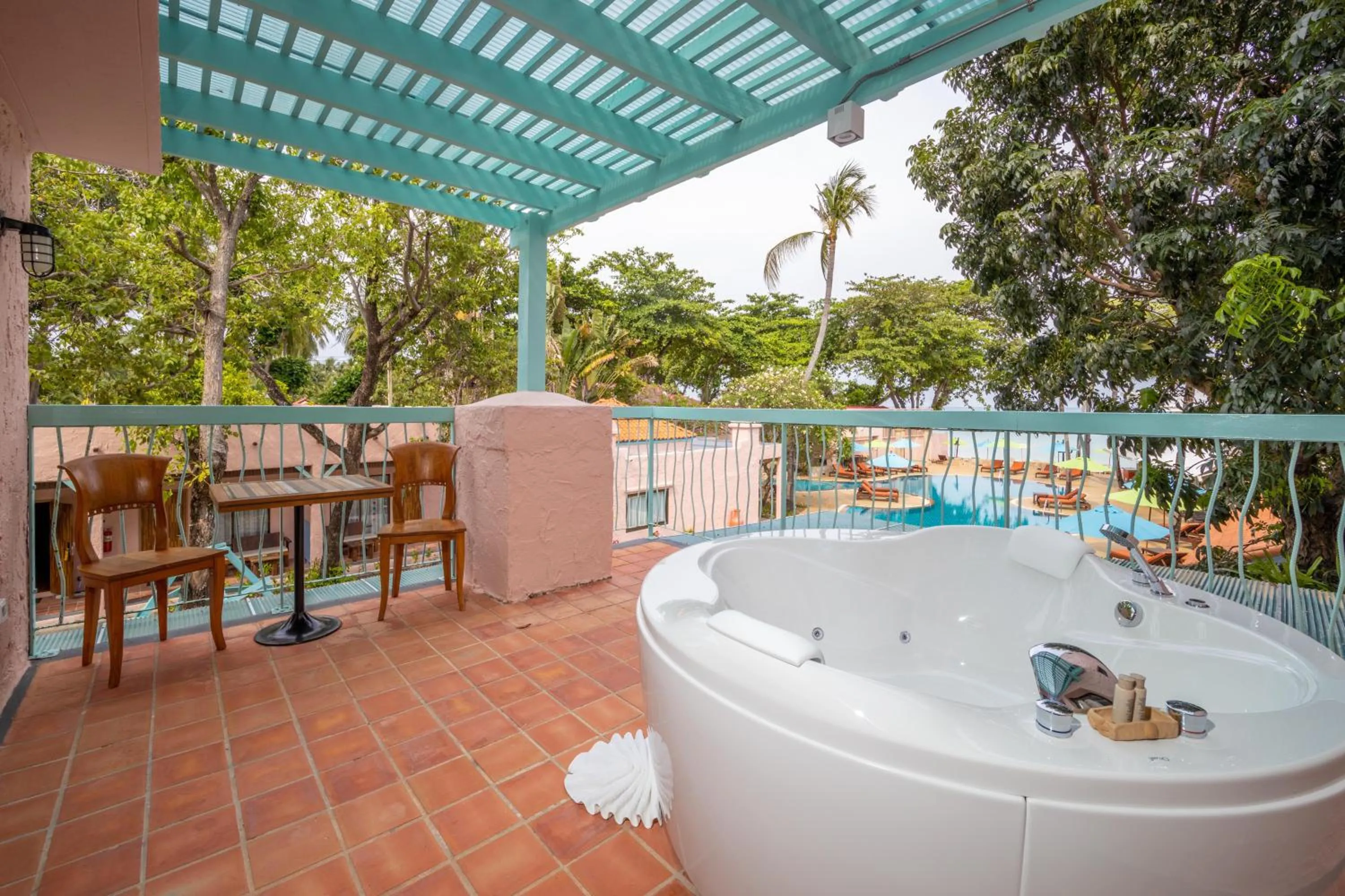 Hot Tub in Baan Samui Resort - SHA Extra Plus