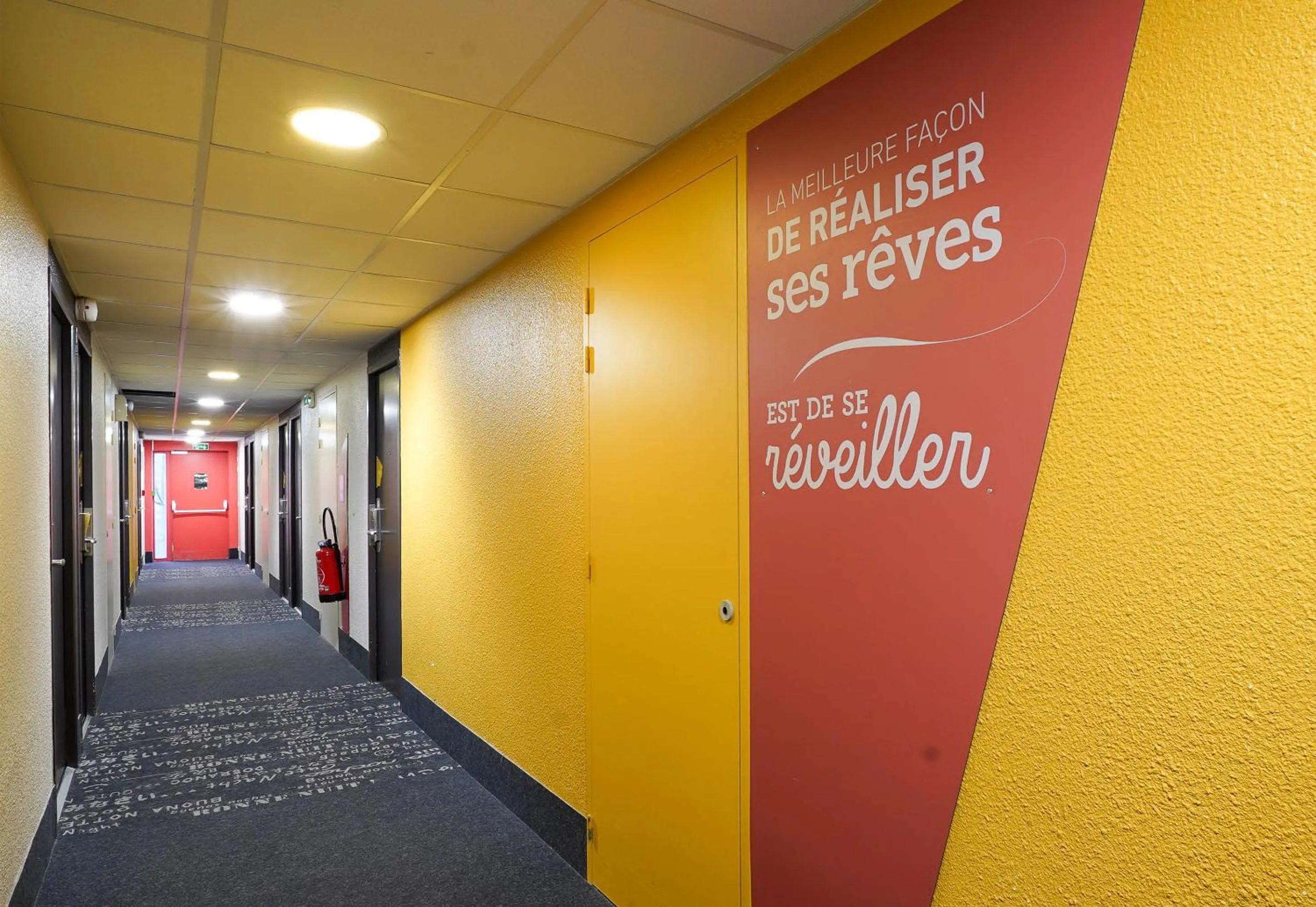 Decorative detail in B&B HOTEL Aix-en-Provence Pont de l'Arc