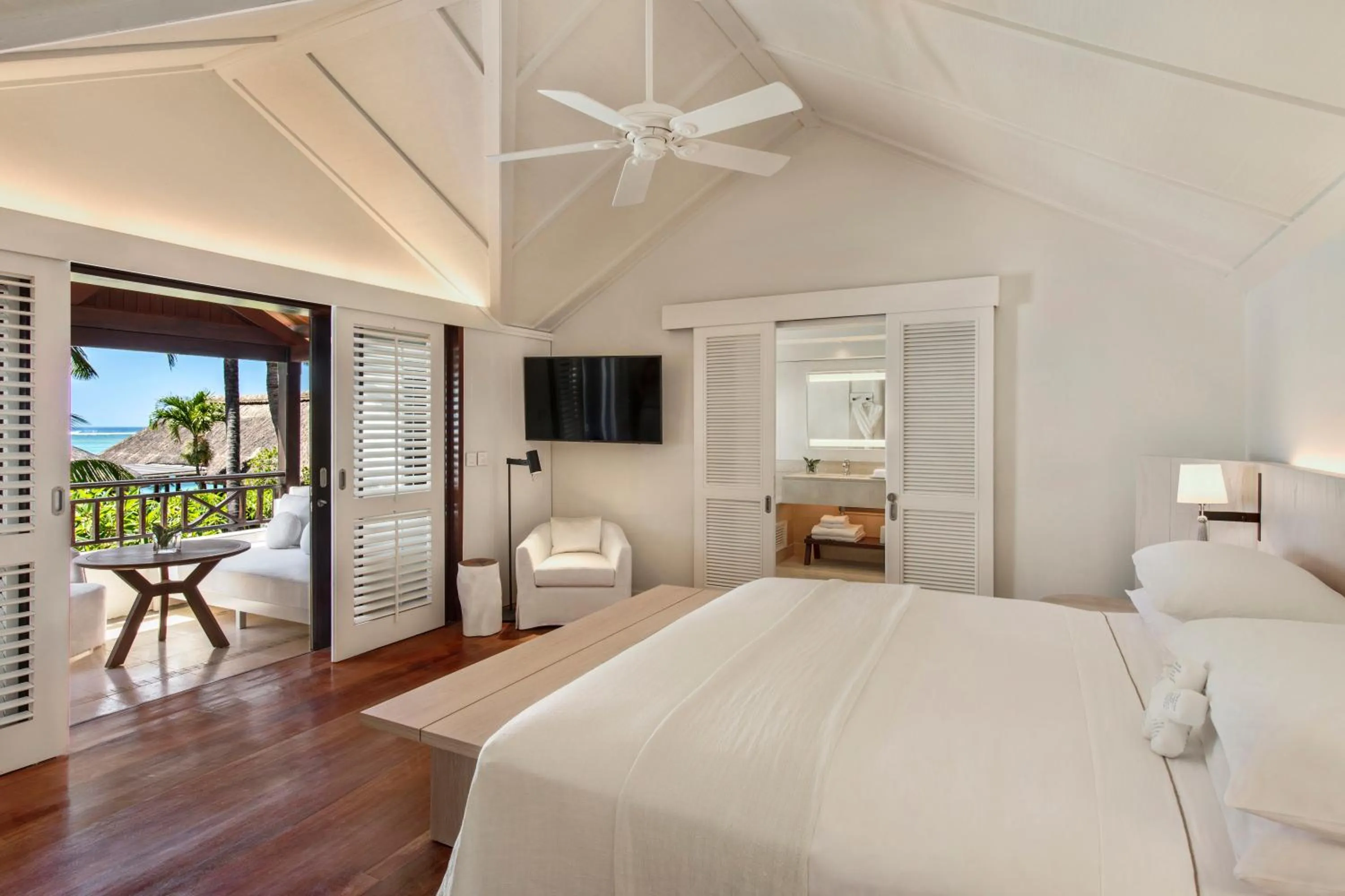TV and multimedia, Bed in LUX* Le Morne Resort