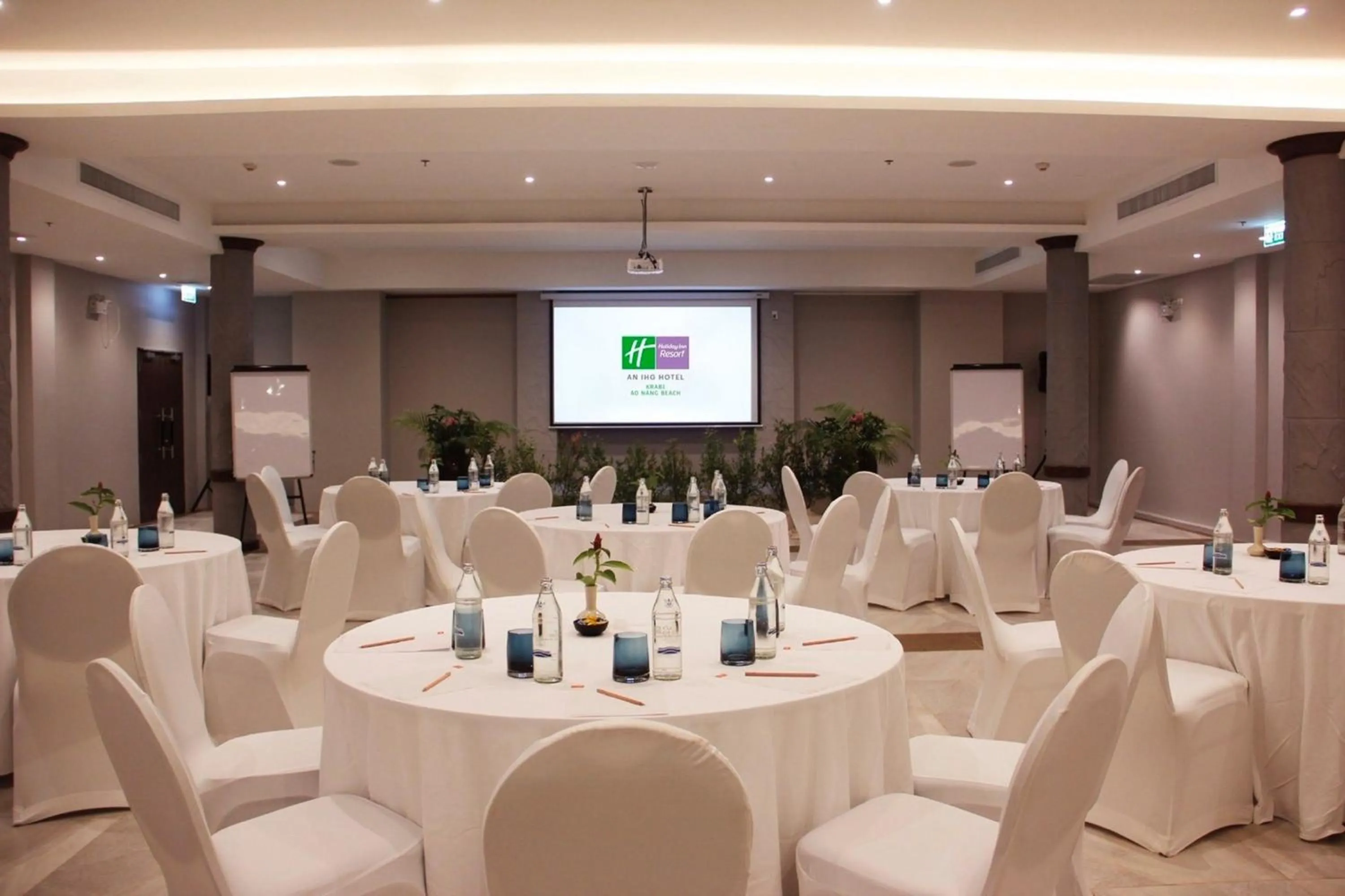 Meeting/conference room in Holiday Inn Resort Krabi Ao Nang Beach by IHG