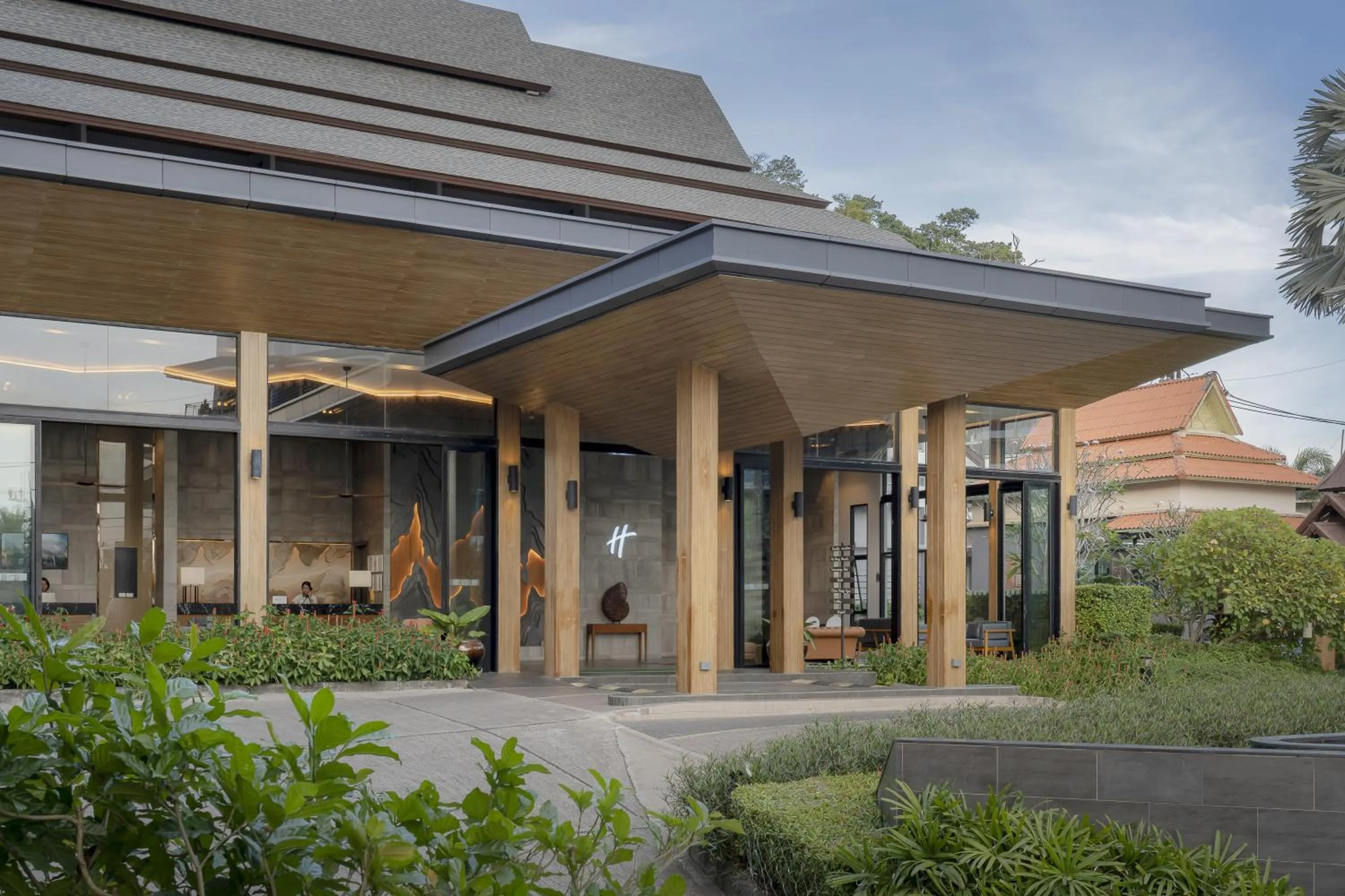 Facade/entrance in Holiday Inn Resort Krabi Ao Nang Beach by IHG