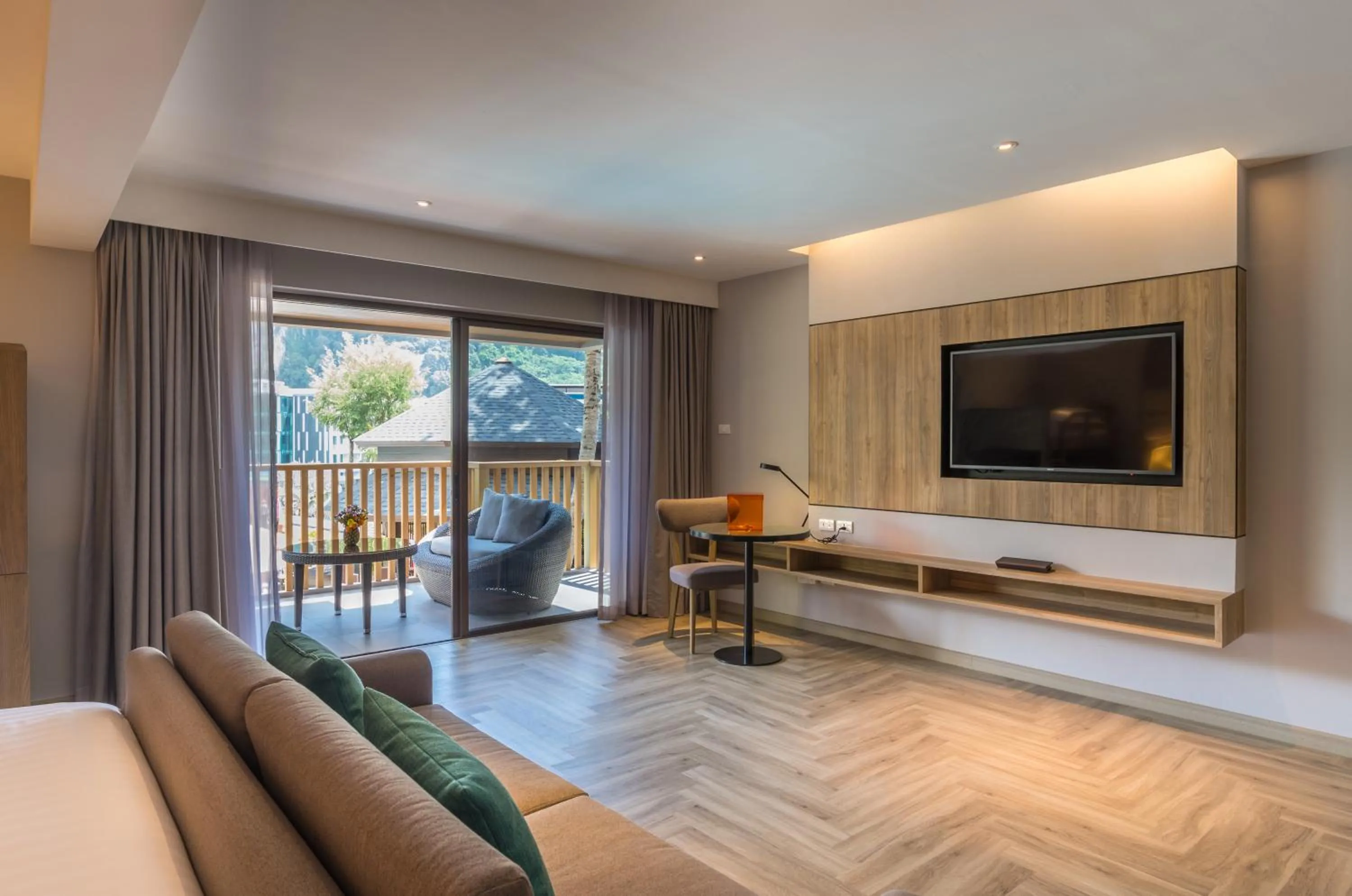 TV and multimedia in Holiday Inn Resort Krabi Ao Nang Beach by IHG