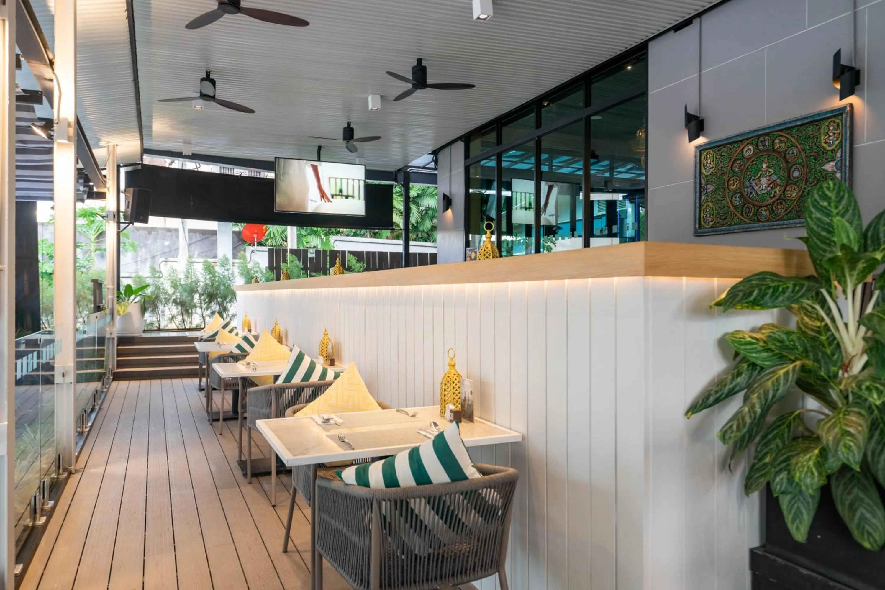 Restaurant/places to eat in Holiday Inn Resort Krabi Ao Nang Beach by IHG