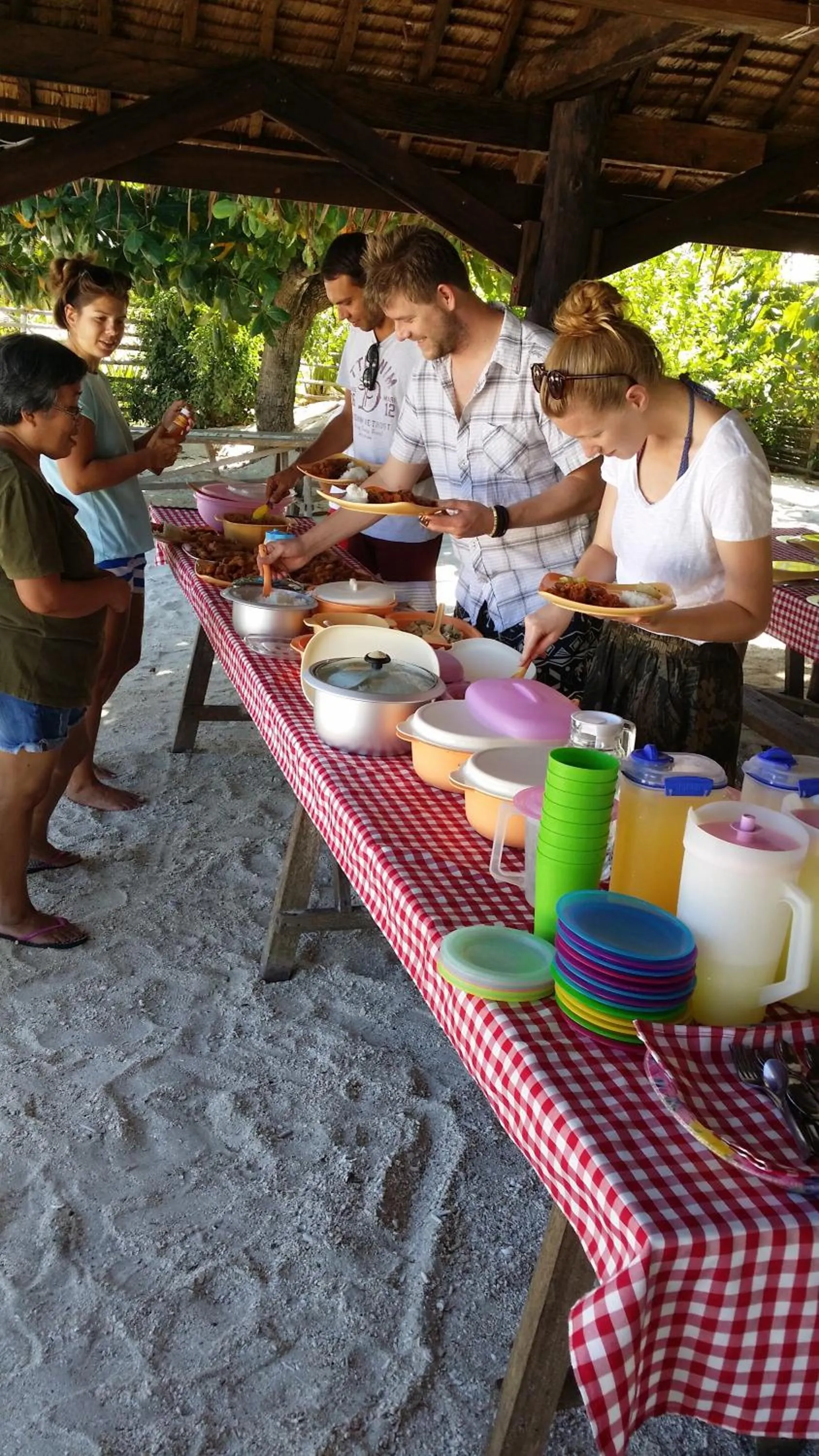 Restaurant/places to eat in AABANA Beach & Watersport Resort