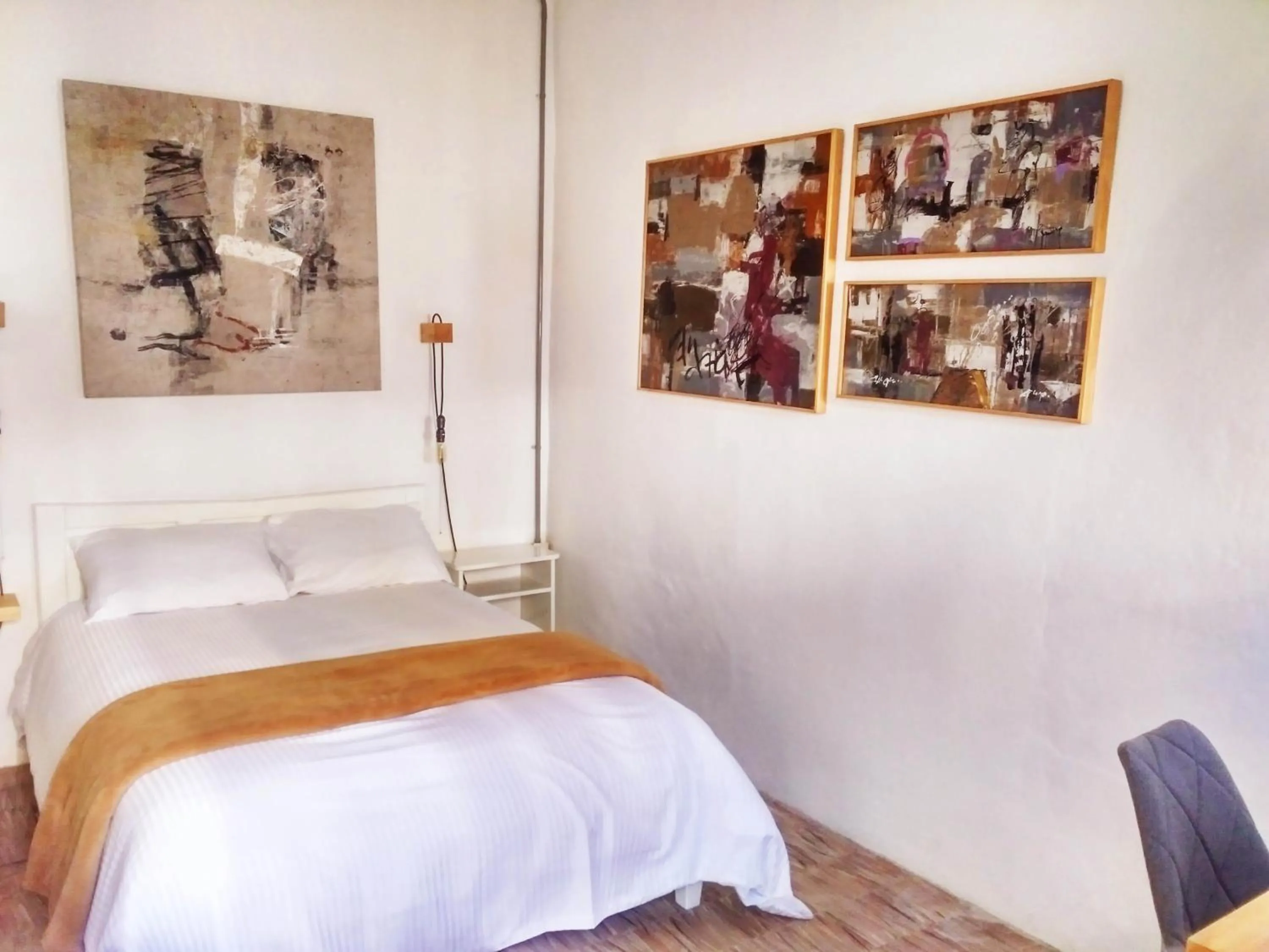 Photo of the whole room, Bed in La Tozi Hotel