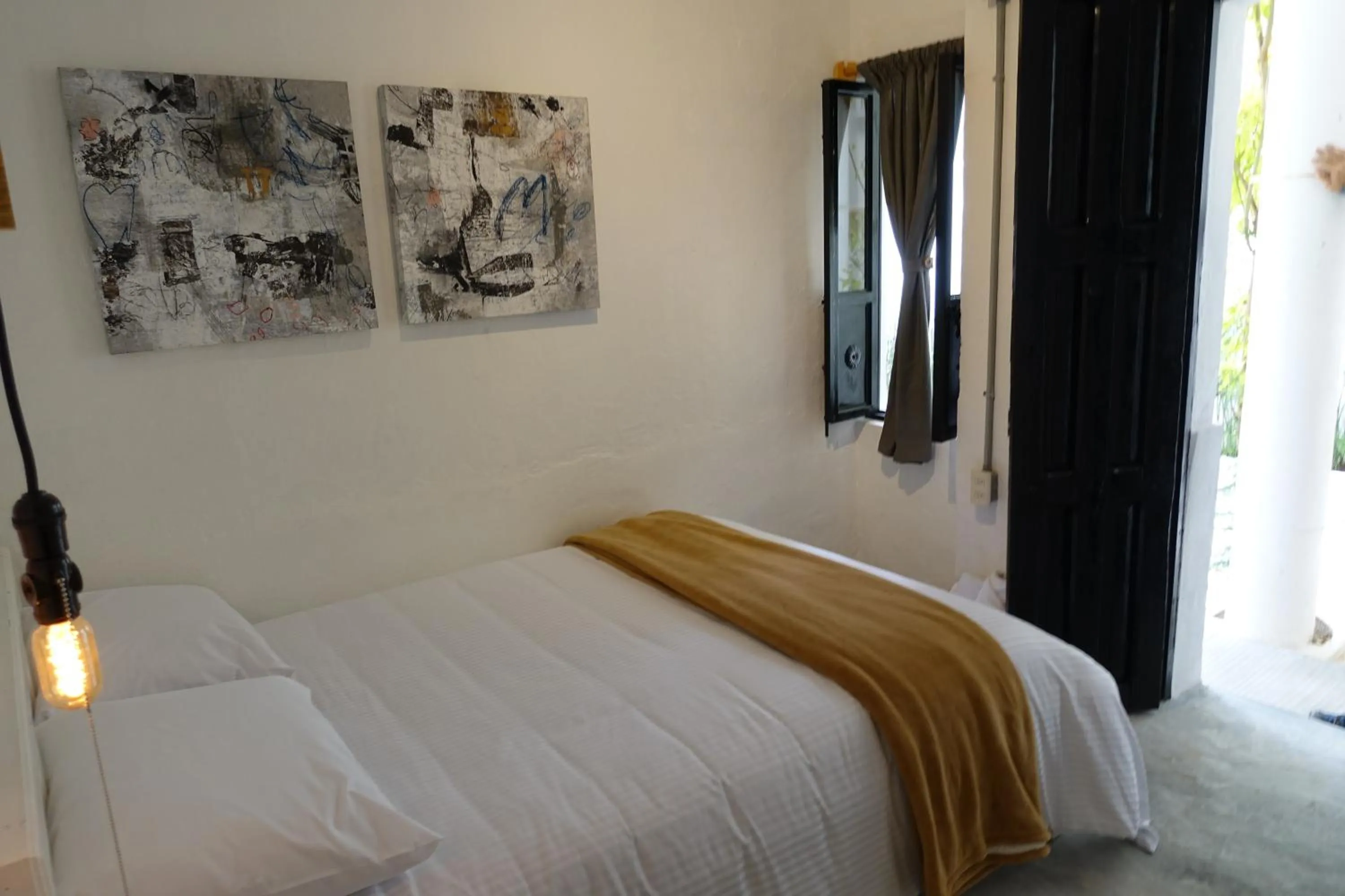 Photo of the whole room, Bed in La Tozi Hotel