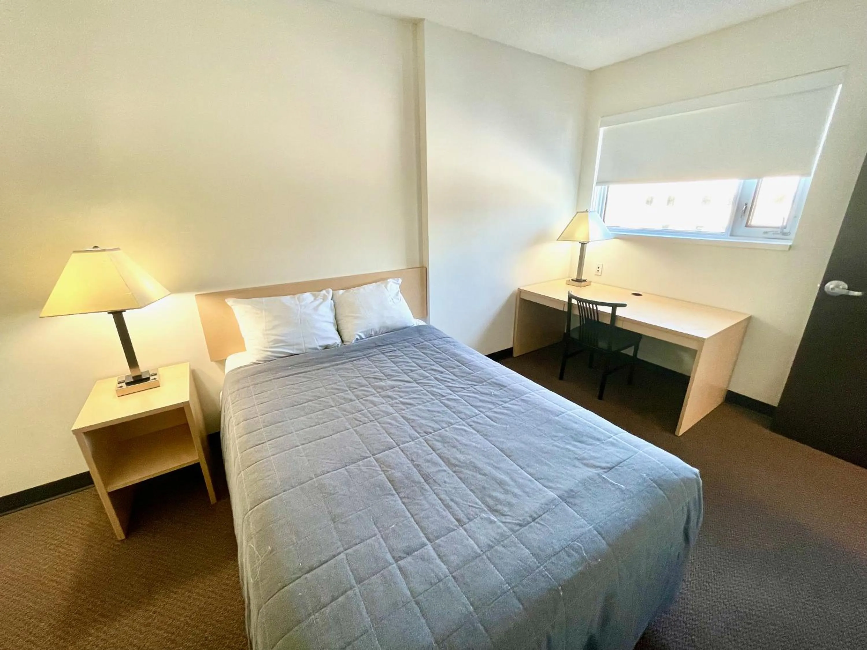 Bedroom in Residence & Conference Centre - Ottawa Downtown
