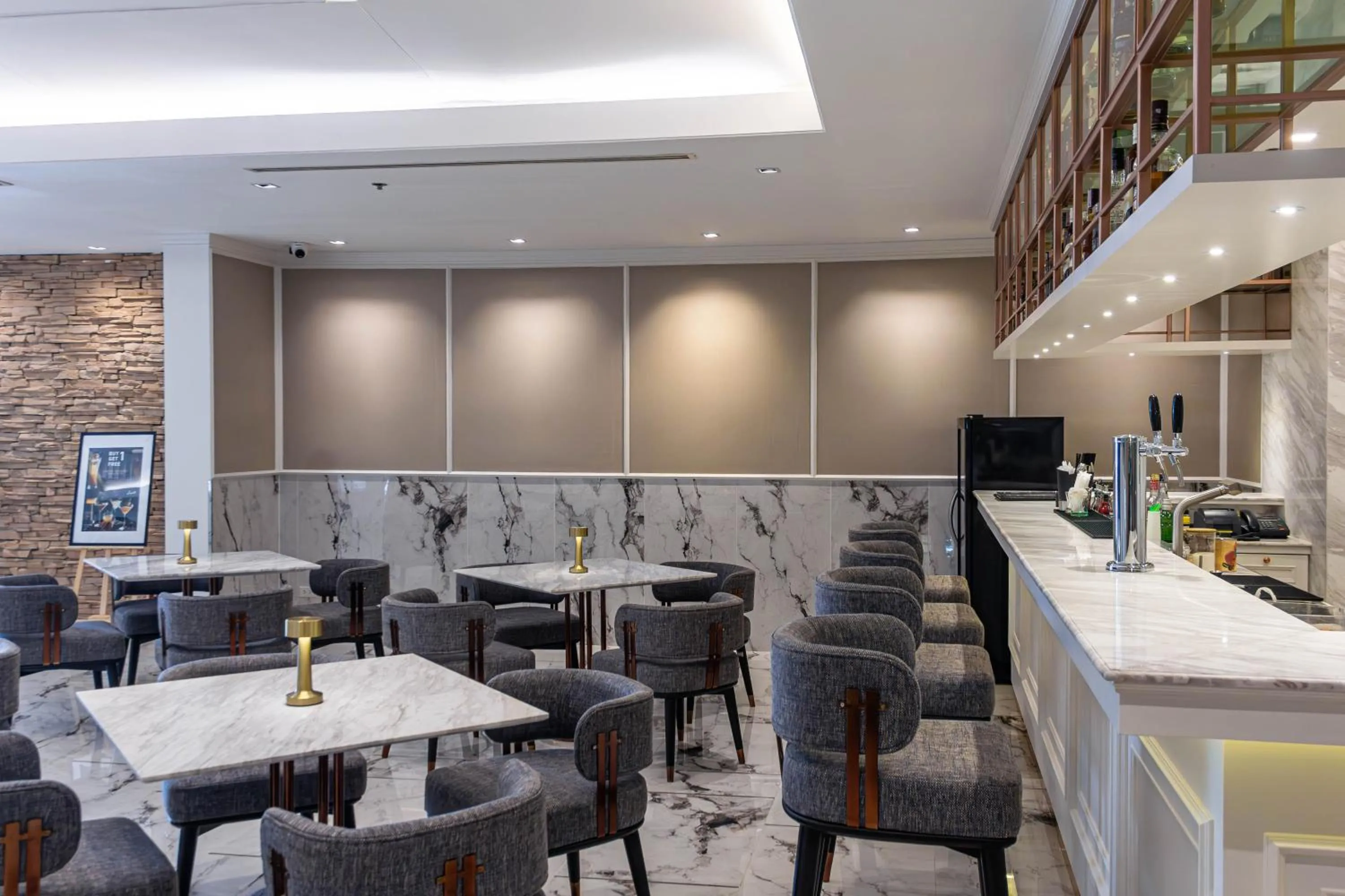 Restaurant/places to eat in Jasmine City Hotel