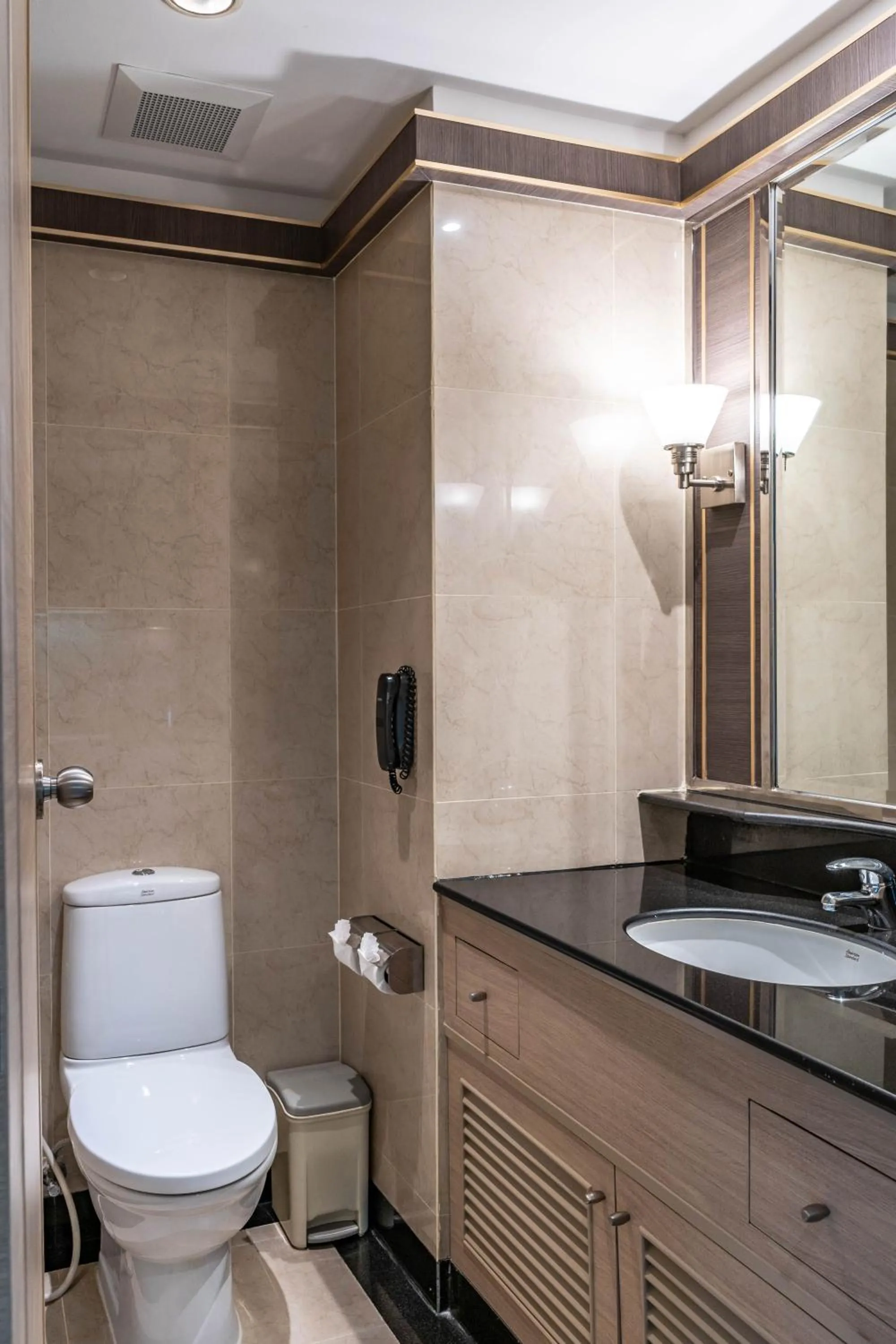 Shower in Jasmine City Hotel