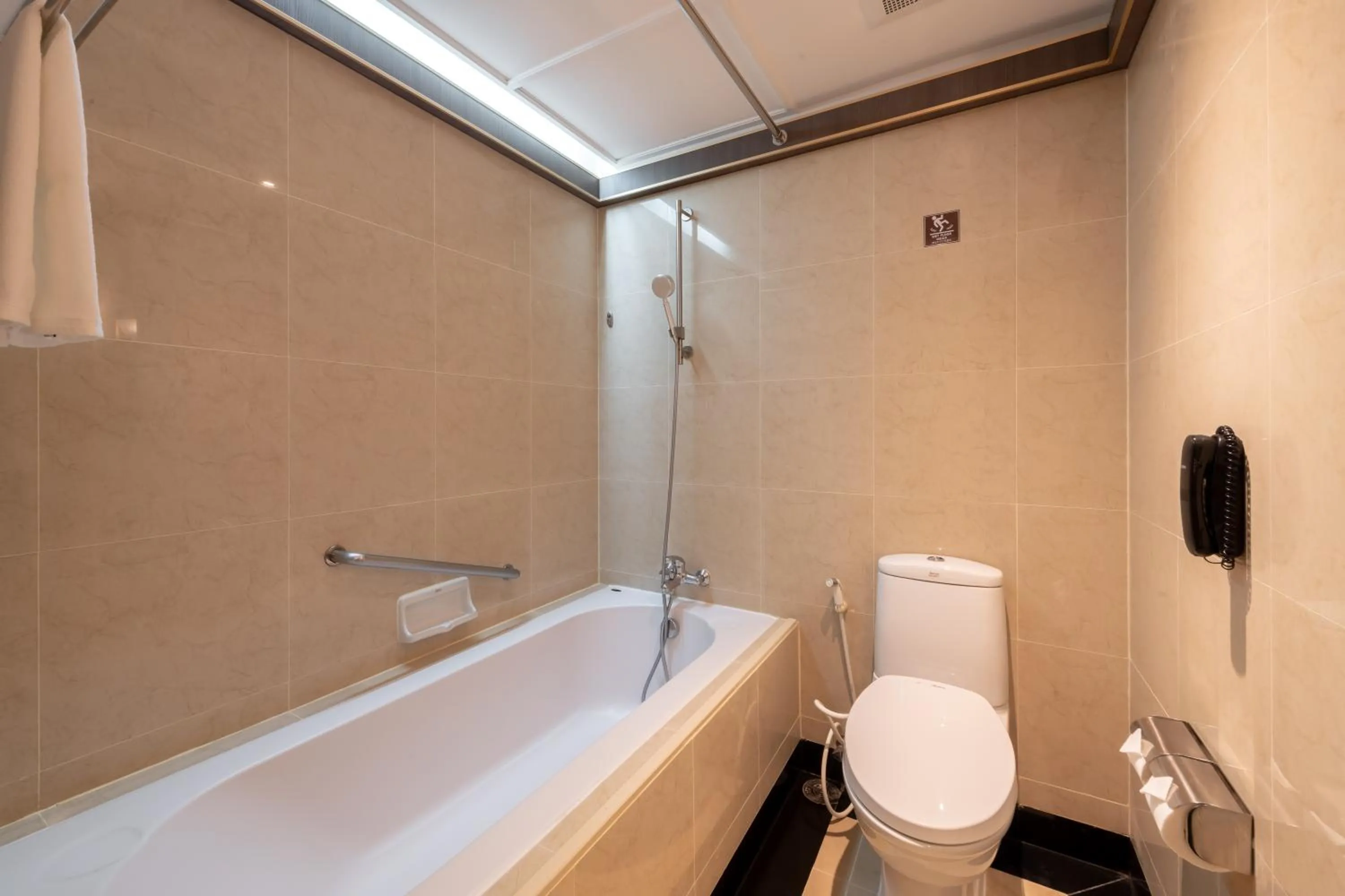 Toilet in Jasmine City Hotel