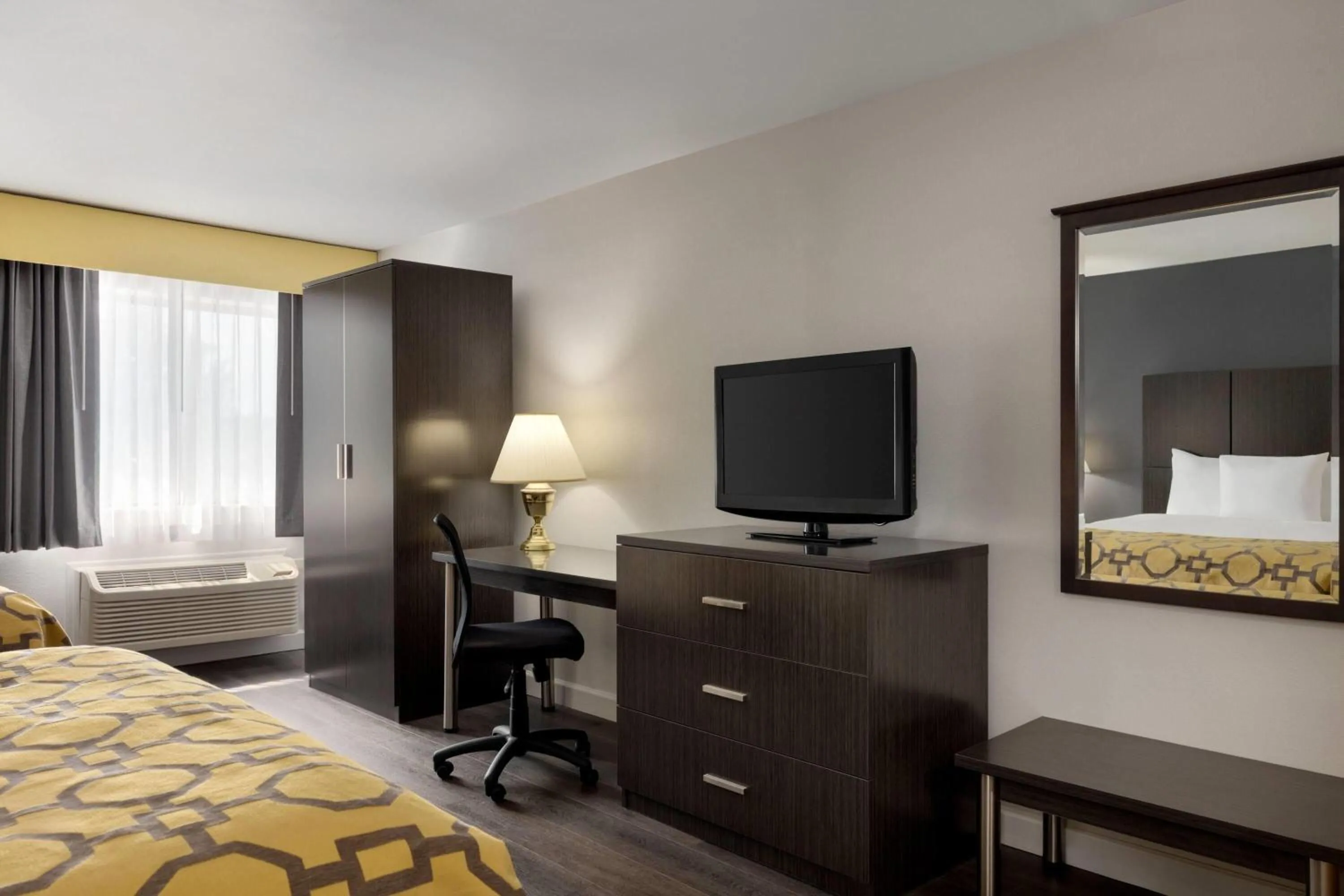 Photo of the whole room, Bed in Baymont by Wyndham Branford/New Haven