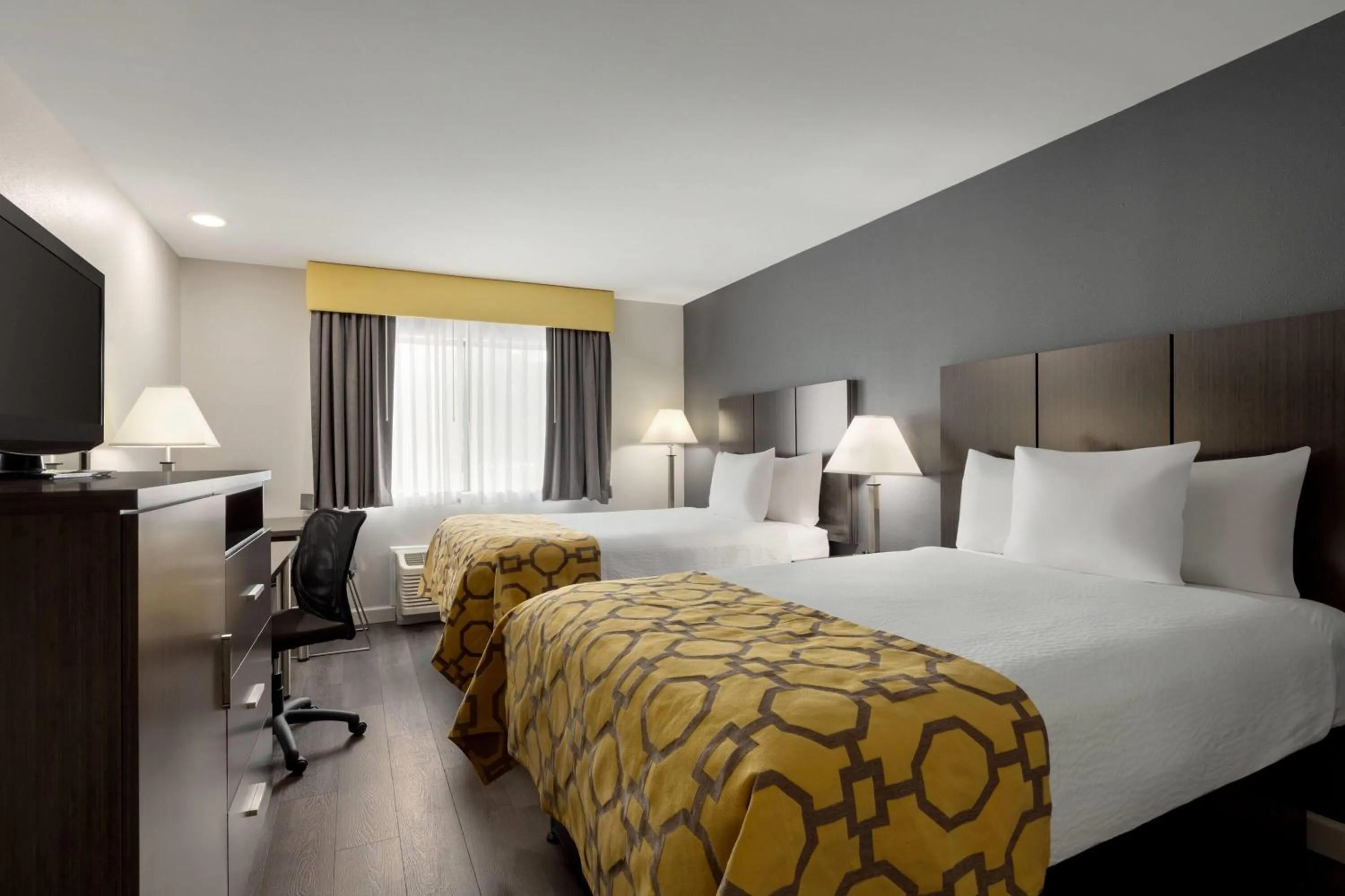 Photo of the whole room, Bed in Baymont by Wyndham Branford/New Haven