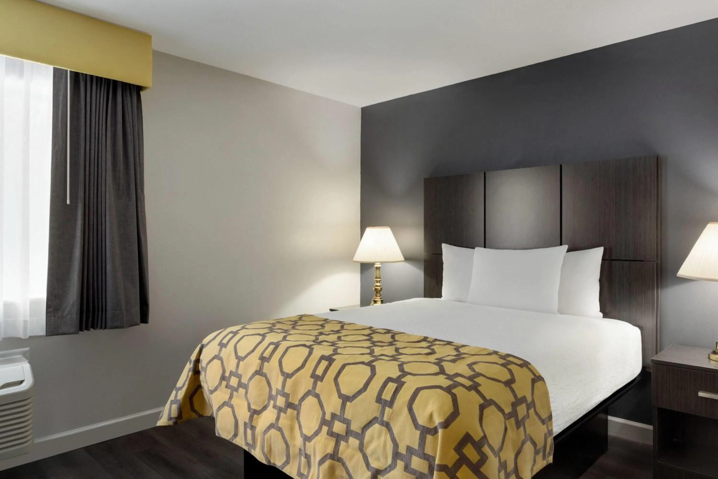 Photo of the whole room, Bed in Baymont by Wyndham Branford/New Haven