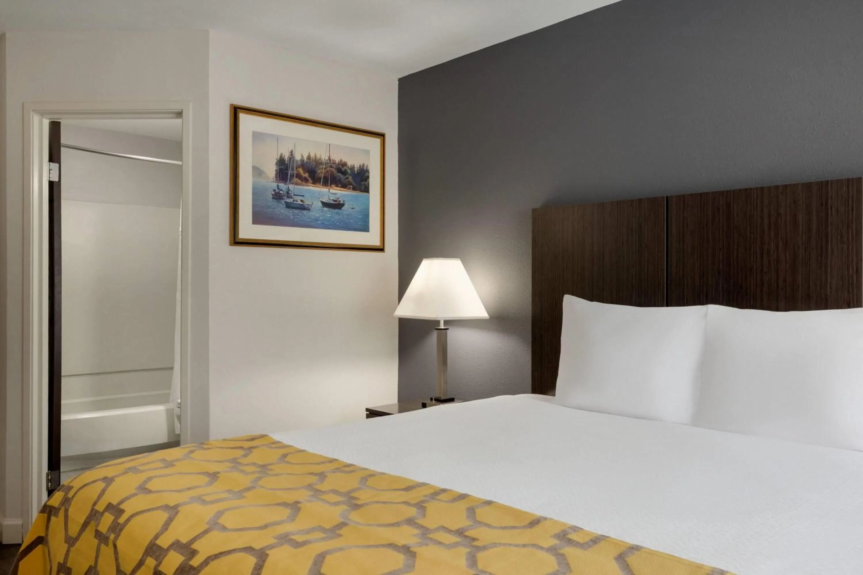 Photo of the whole room, Bed in Baymont by Wyndham Branford/New Haven