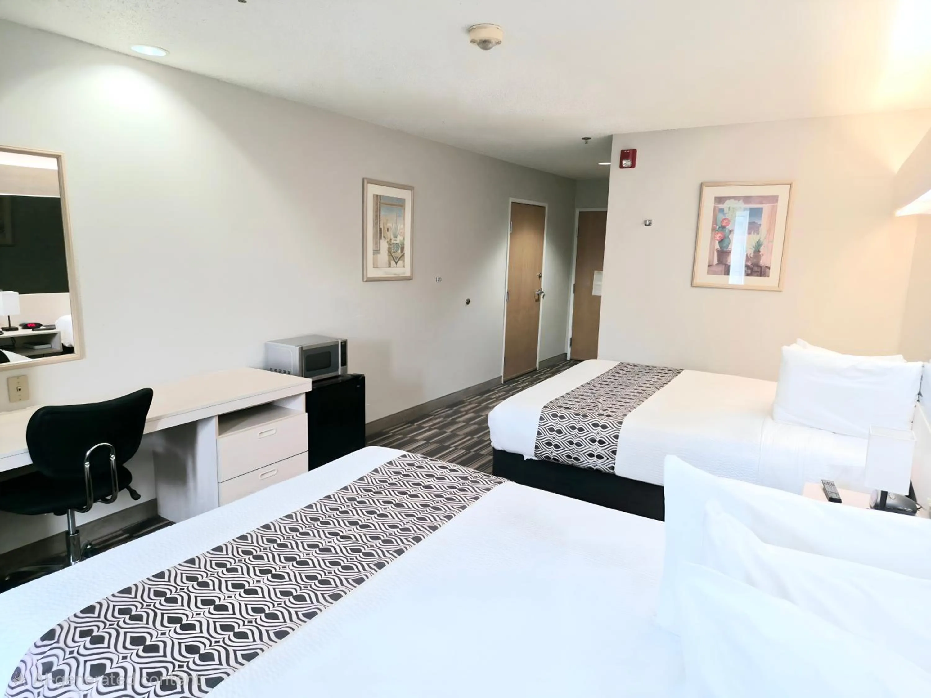 Bedroom, Bed in Microtel Inn & Suites Claremore Route 66