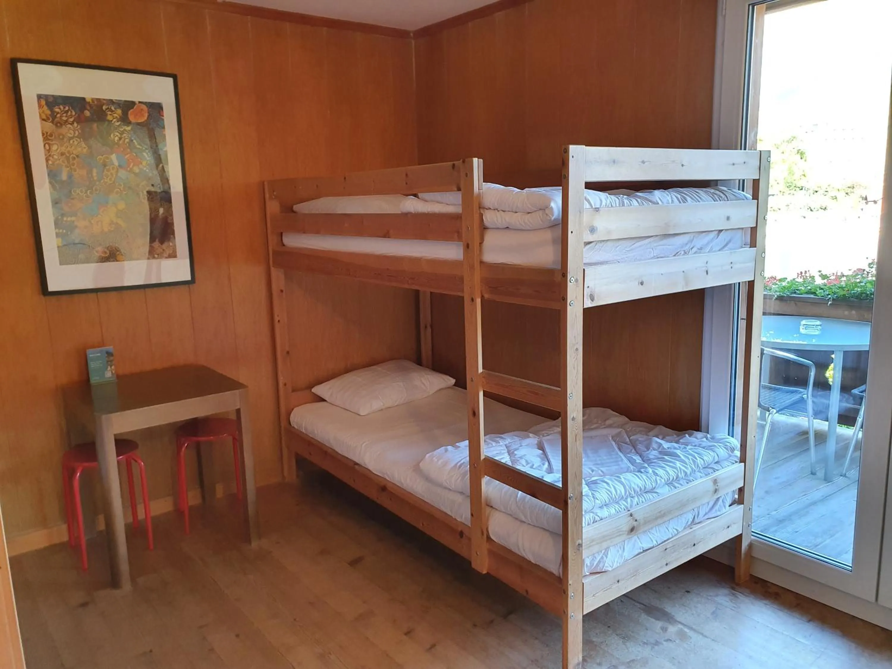 bunk bed, Bed in Lake Lodge Hostel