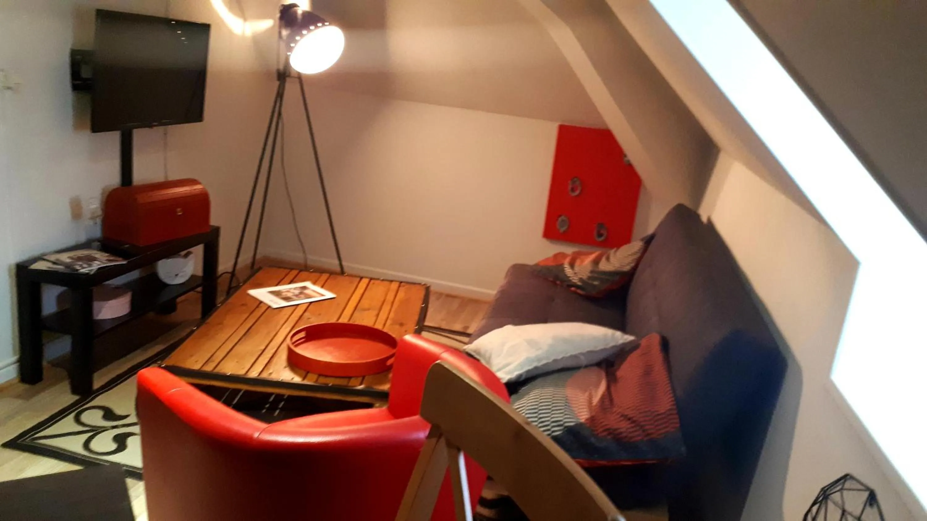 TV and multimedia in Hôtel Restaurant L'Industrie