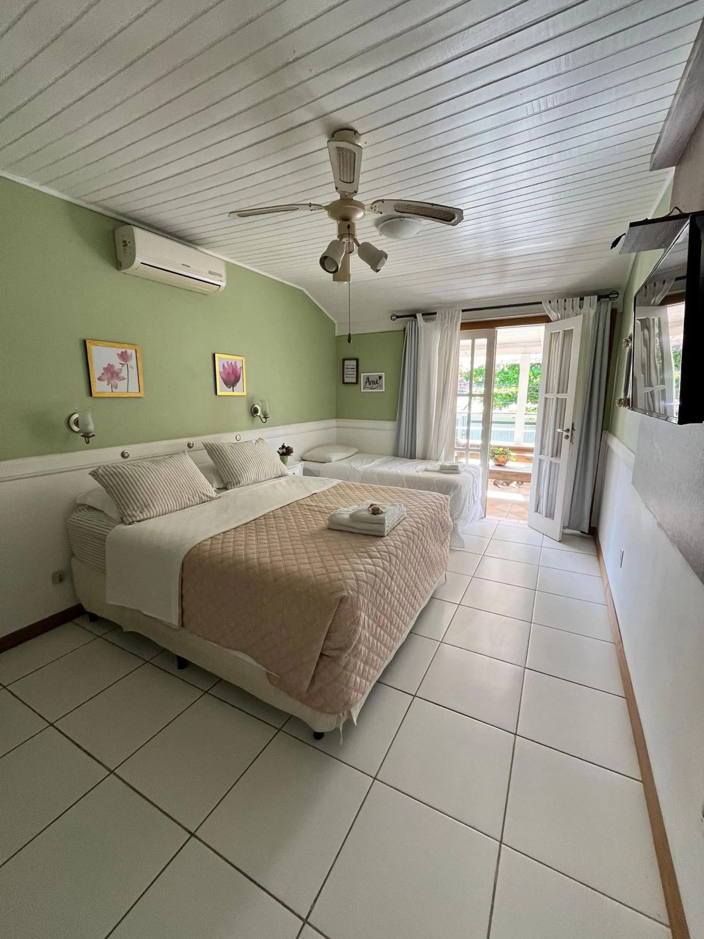 Bedroom, Bed in Pousada Paty´s Garden