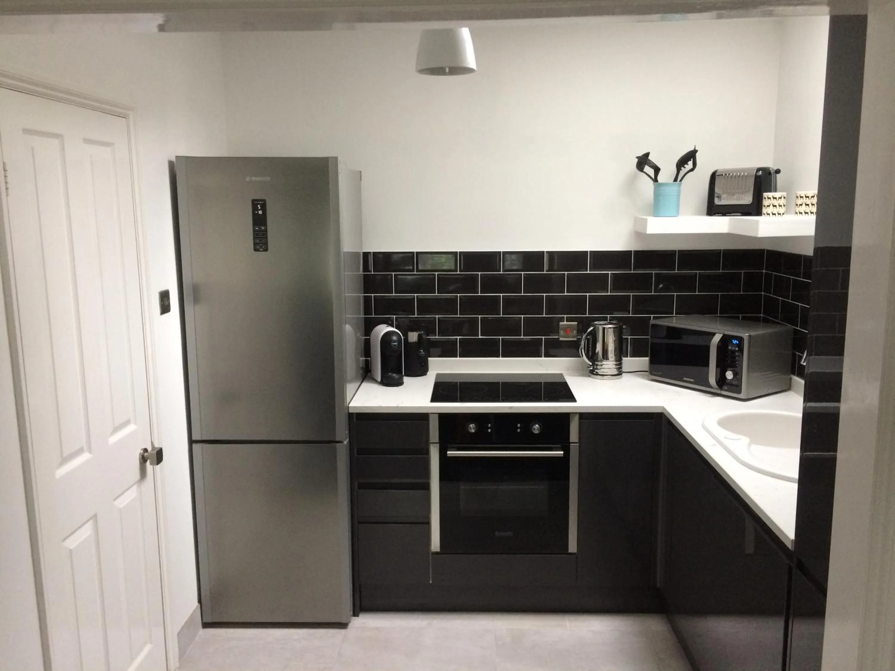 Coffee/tea facilities in 3 Summertown Court