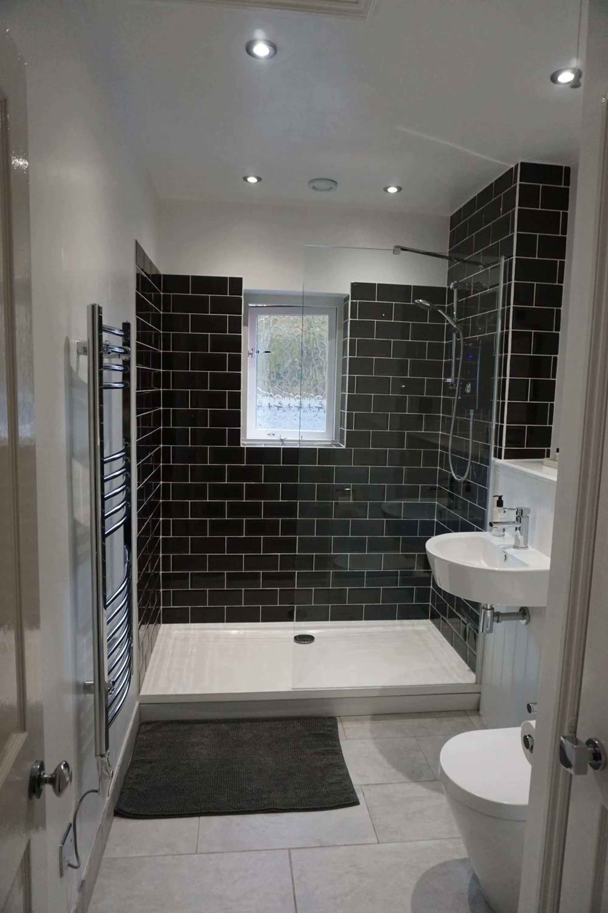 Bathroom in 3 Summertown Court