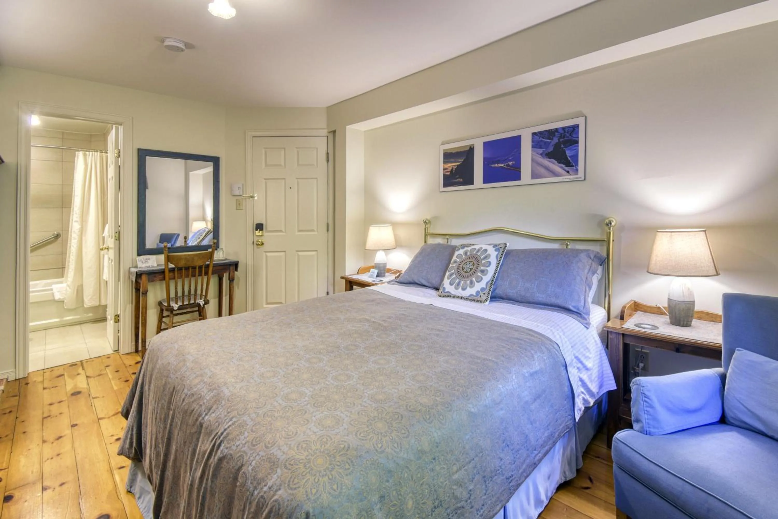 Bed in Auberge Le Lupin-Self Check-in