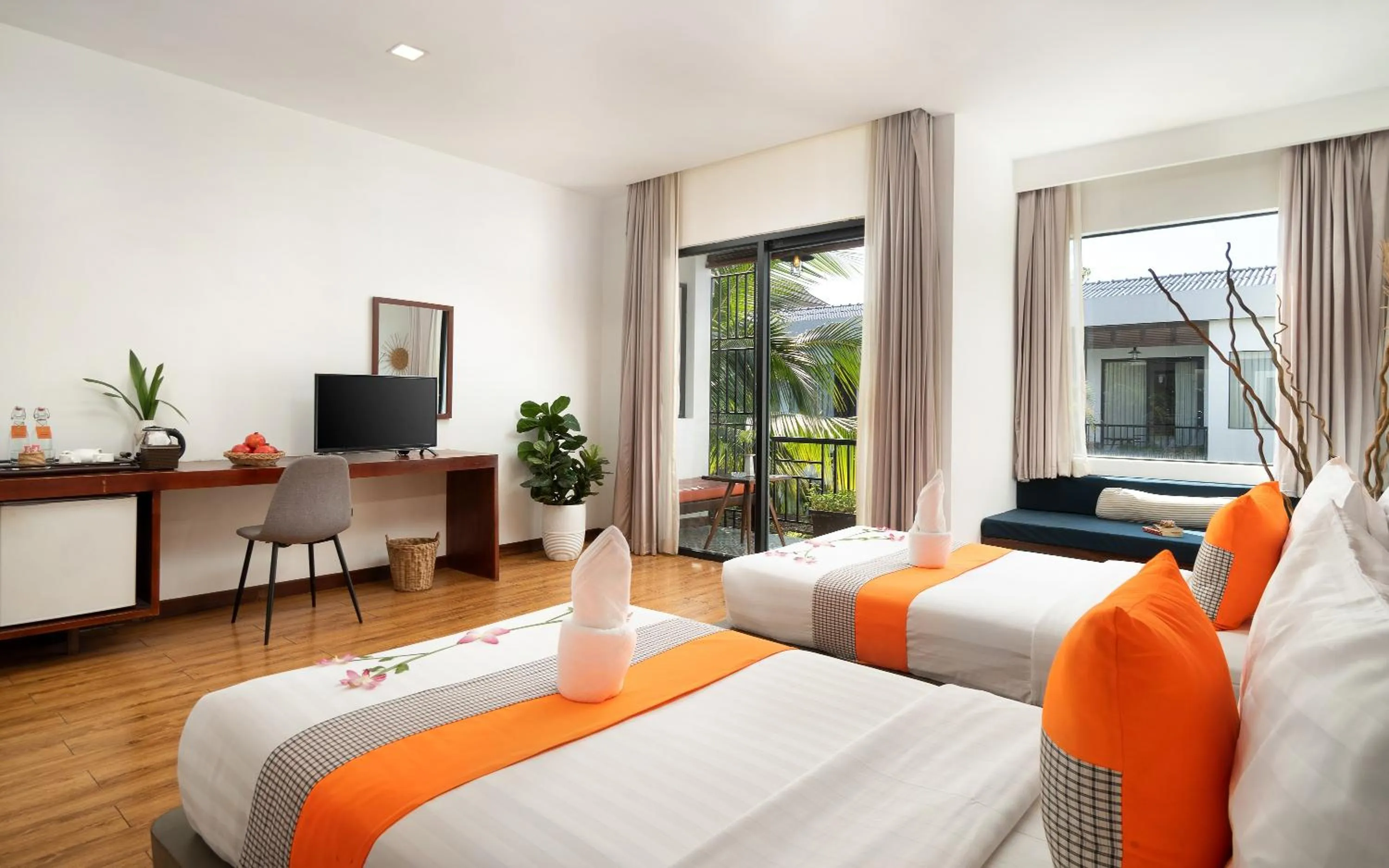 Bed in Central Corner d'Angkor