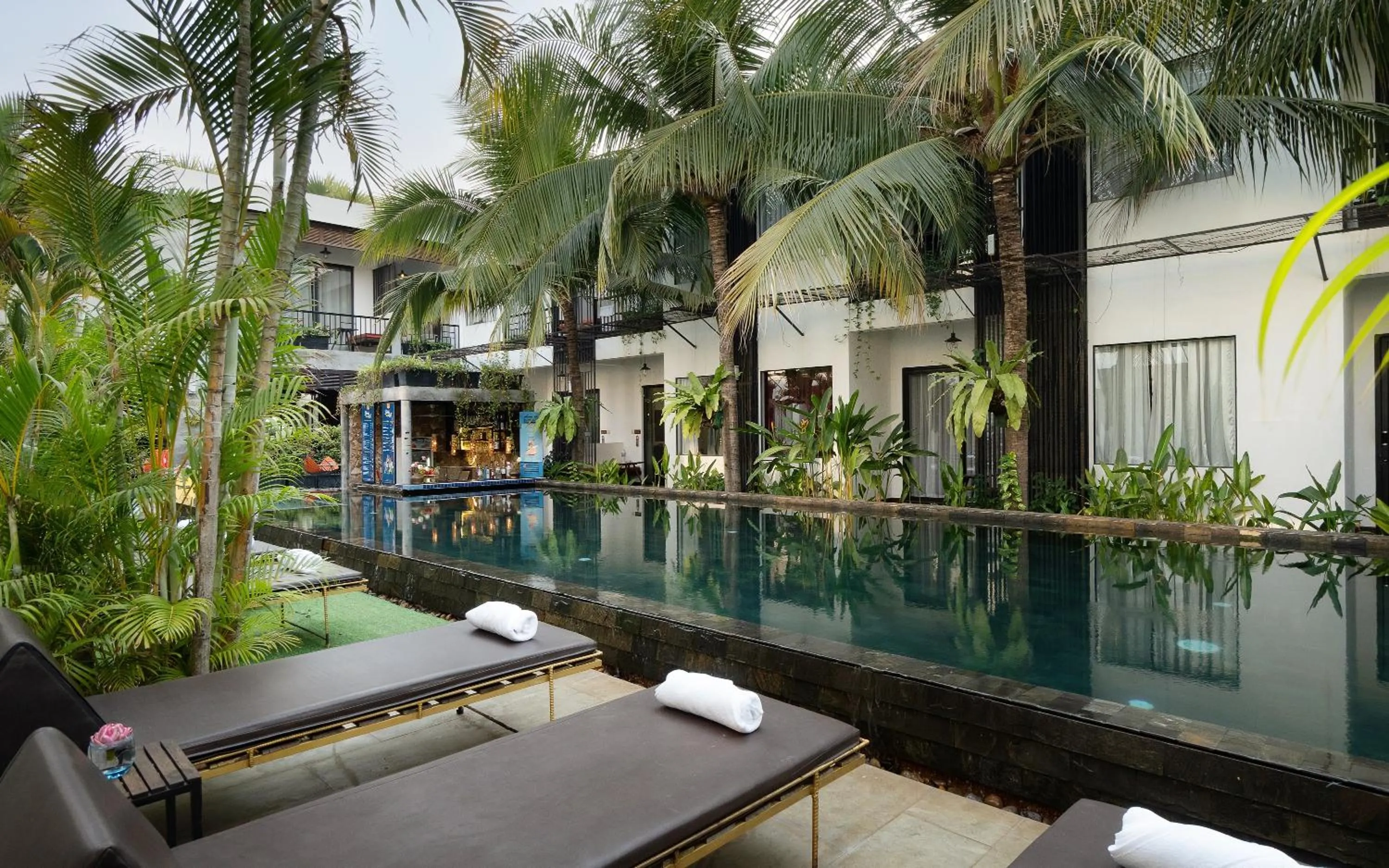 Day in Central Corner d'Angkor