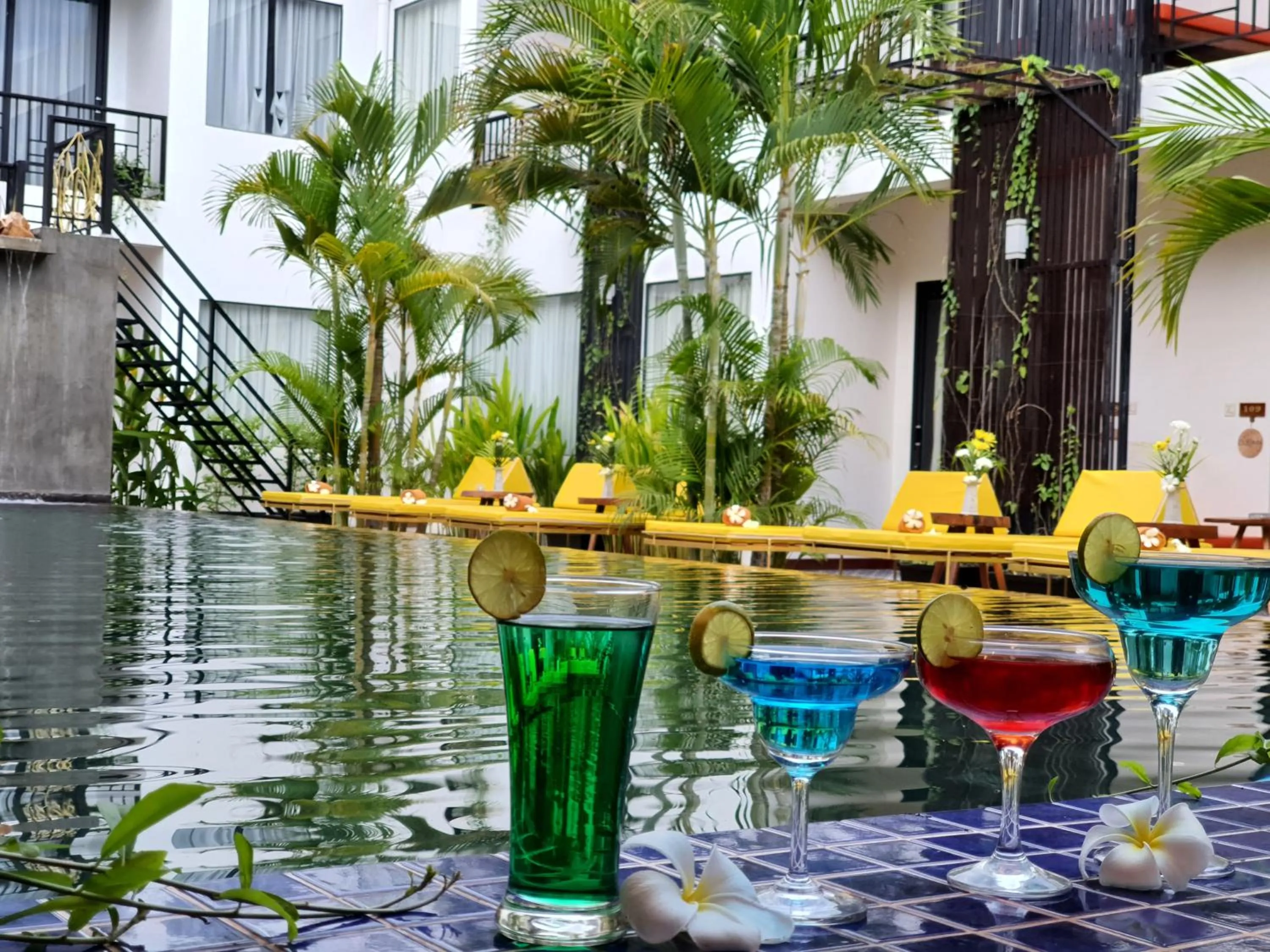 Alcoholic drinks in Central Corner d'Angkor