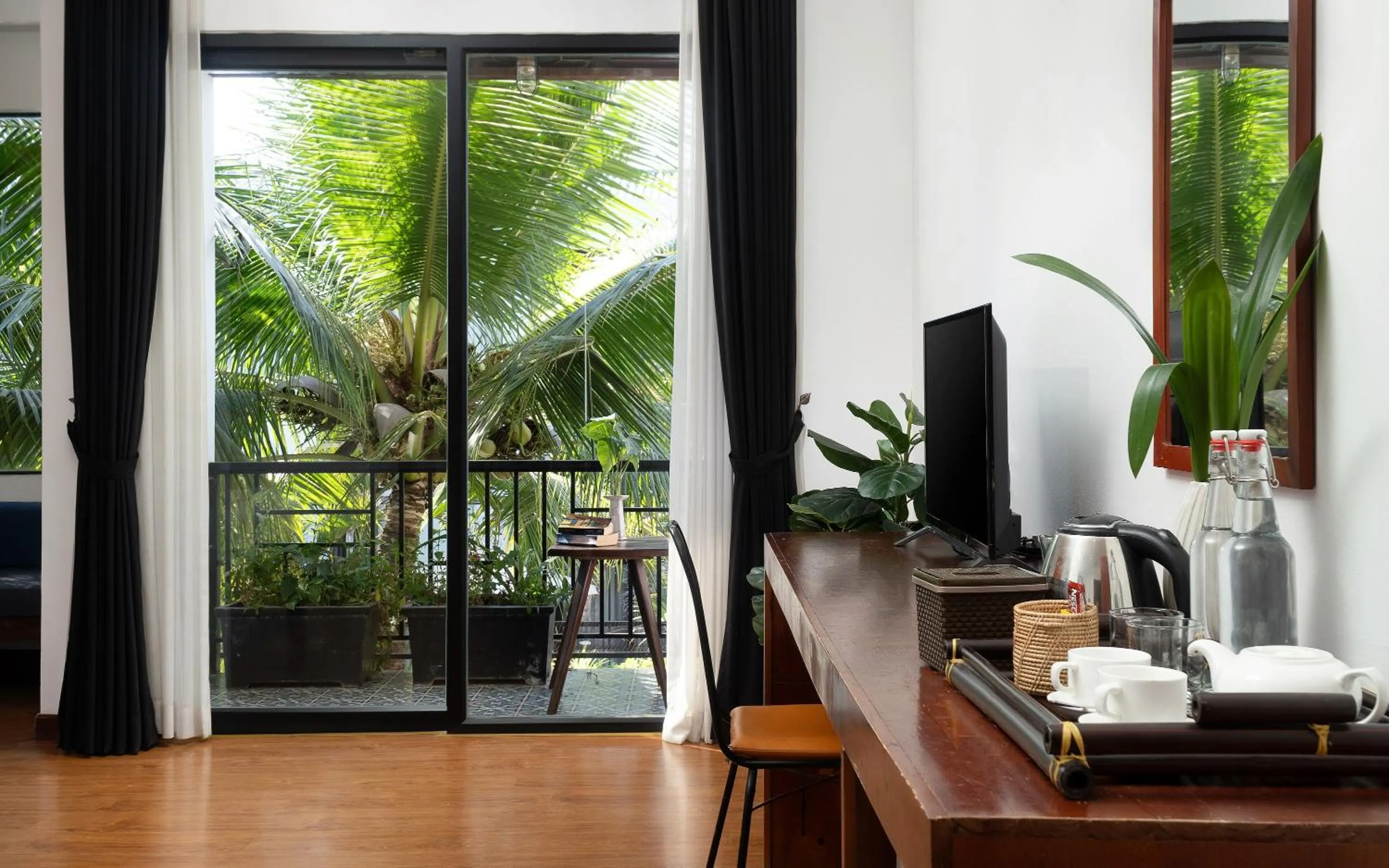 TV and multimedia in Central Corner d'Angkor