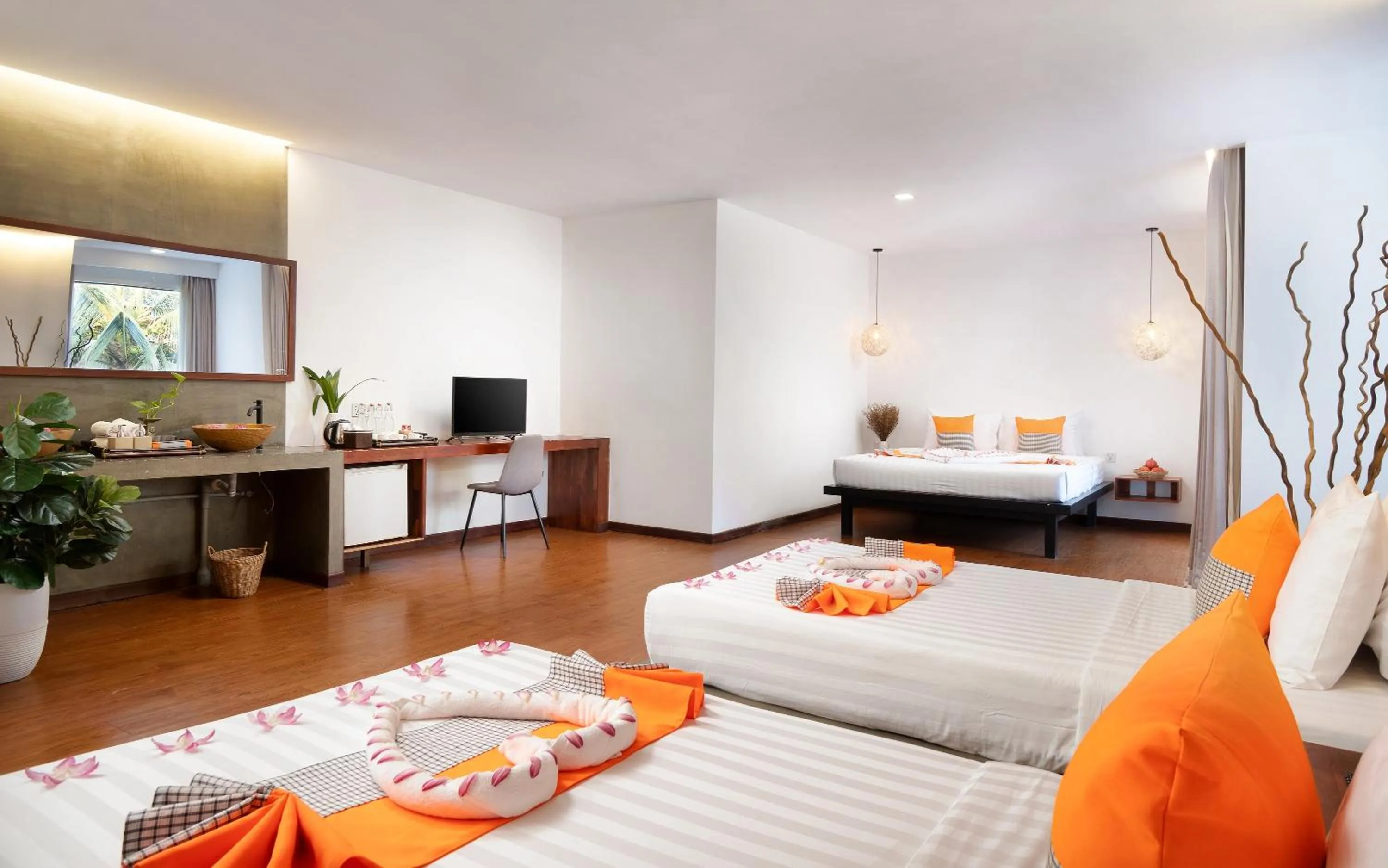 Bed in Central Corner d'Angkor