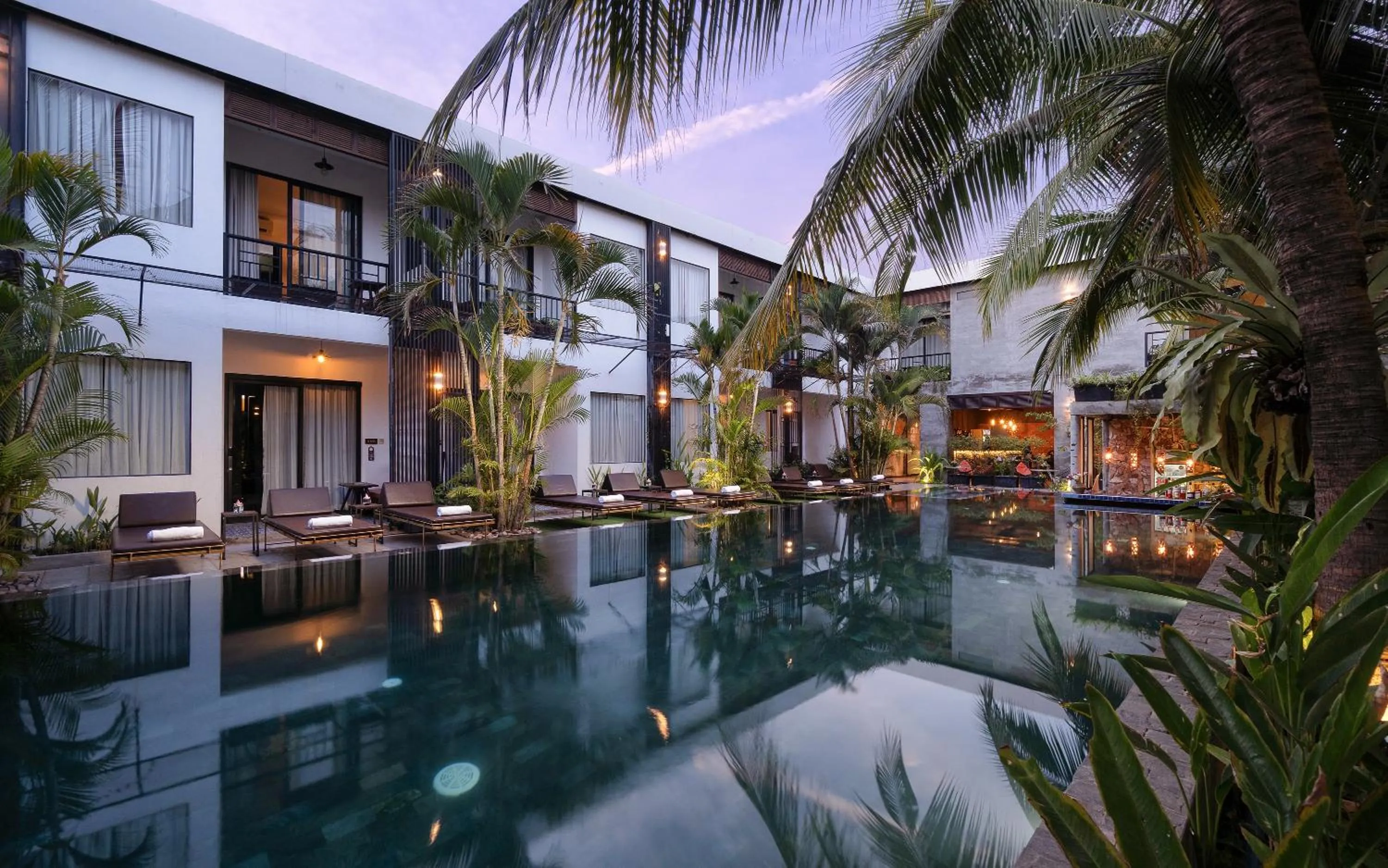 Property building in Central Corner d'Angkor