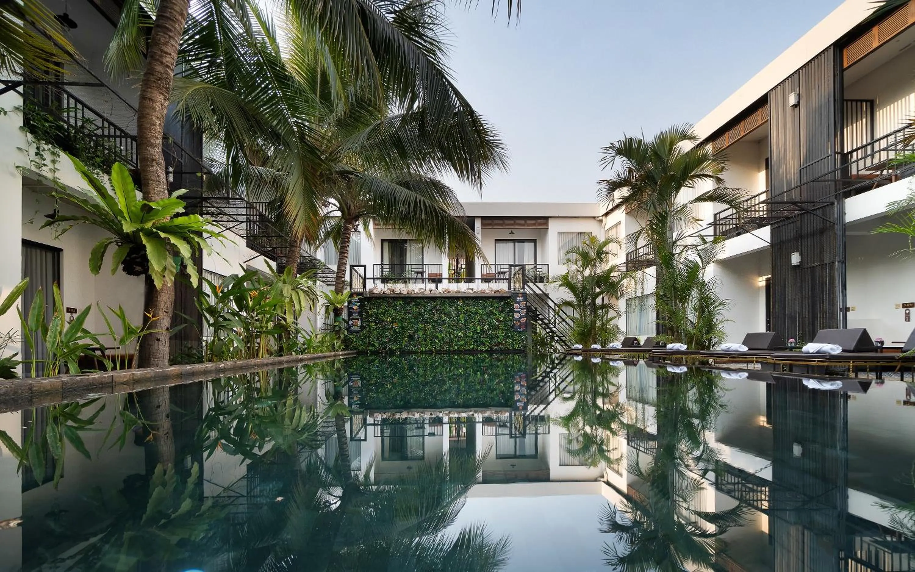 Property building in Central Corner d'Angkor