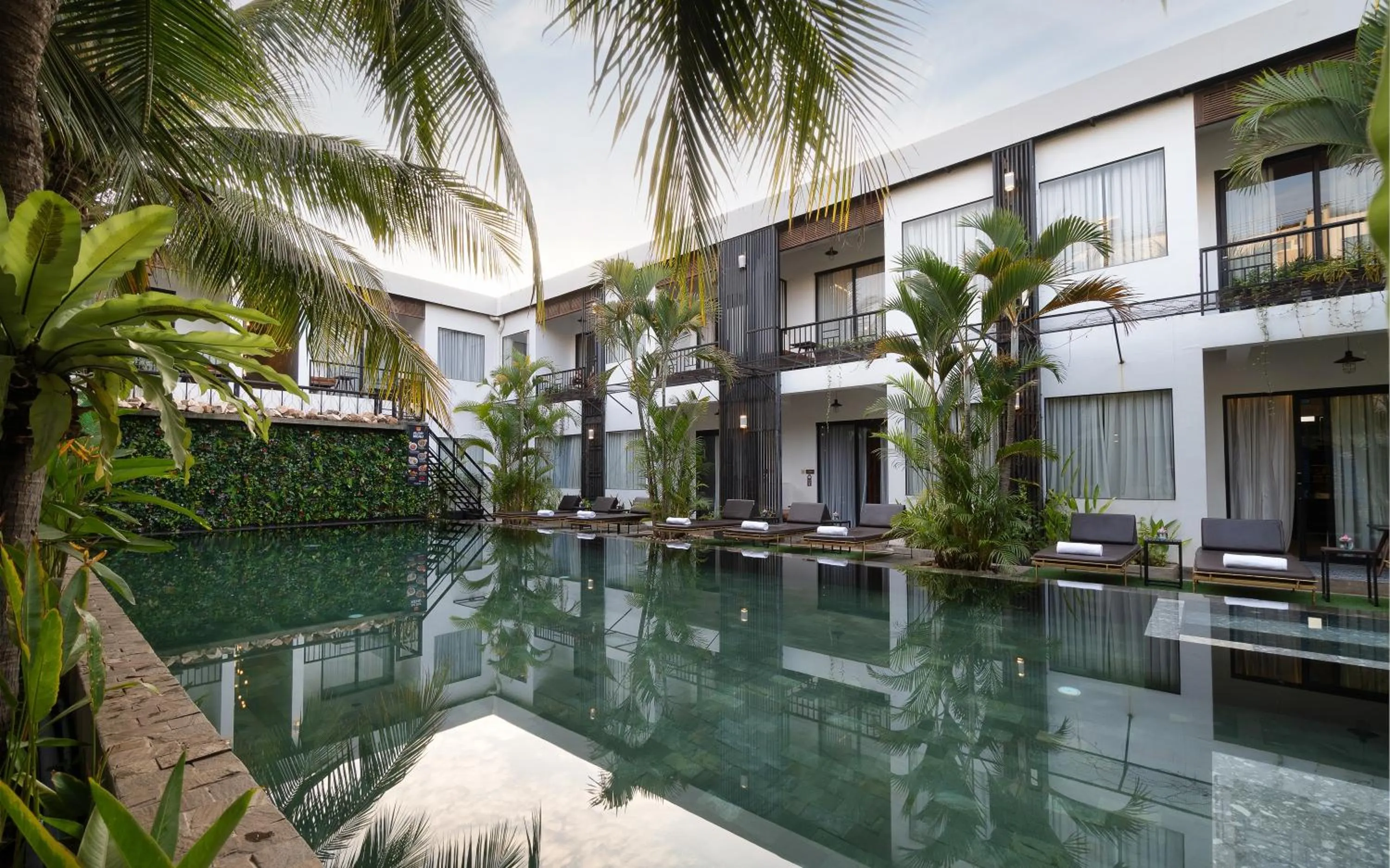 Property building in Central Corner d'Angkor