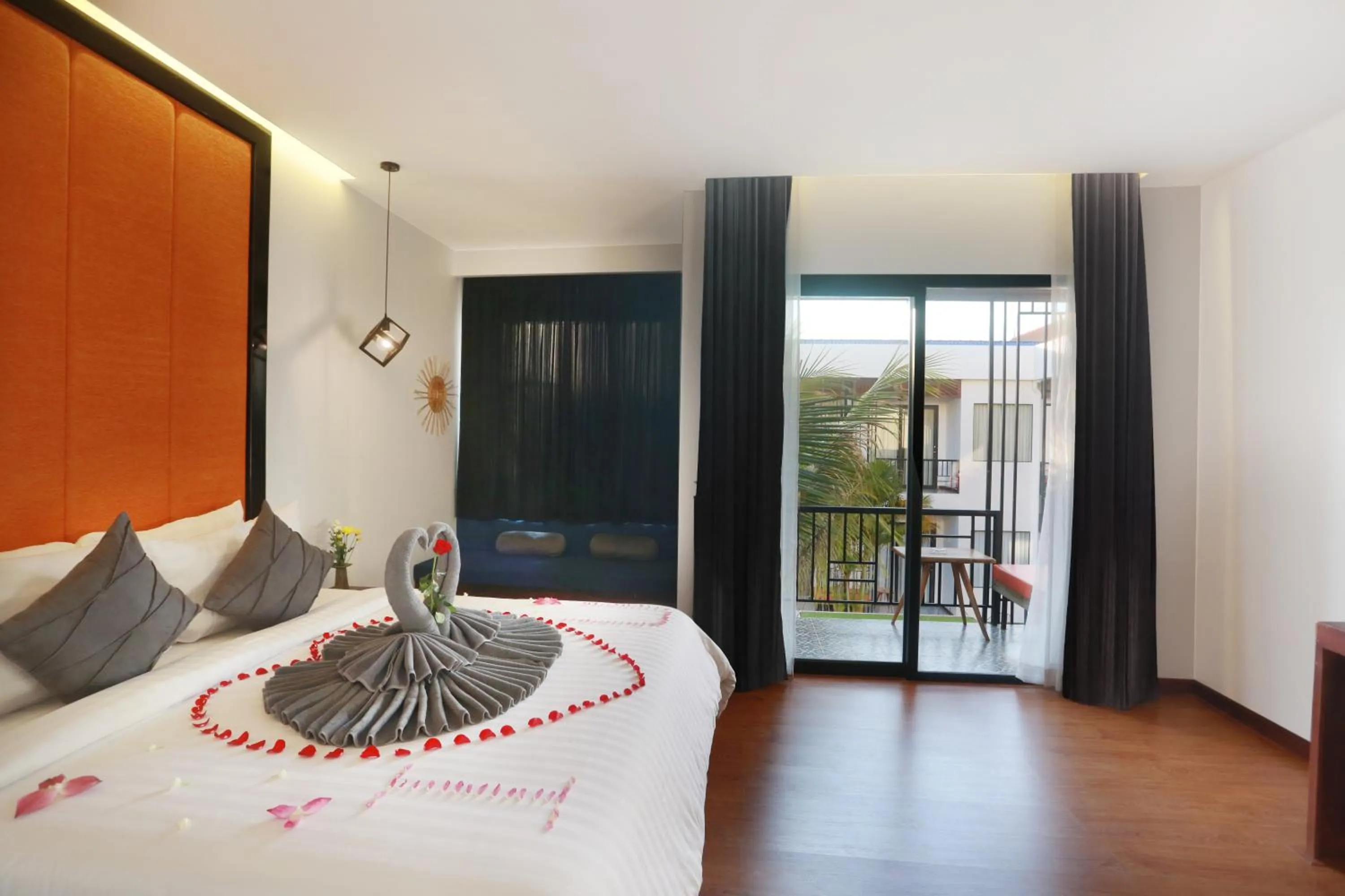 Bedroom, Bed in Central Corner d'Angkor