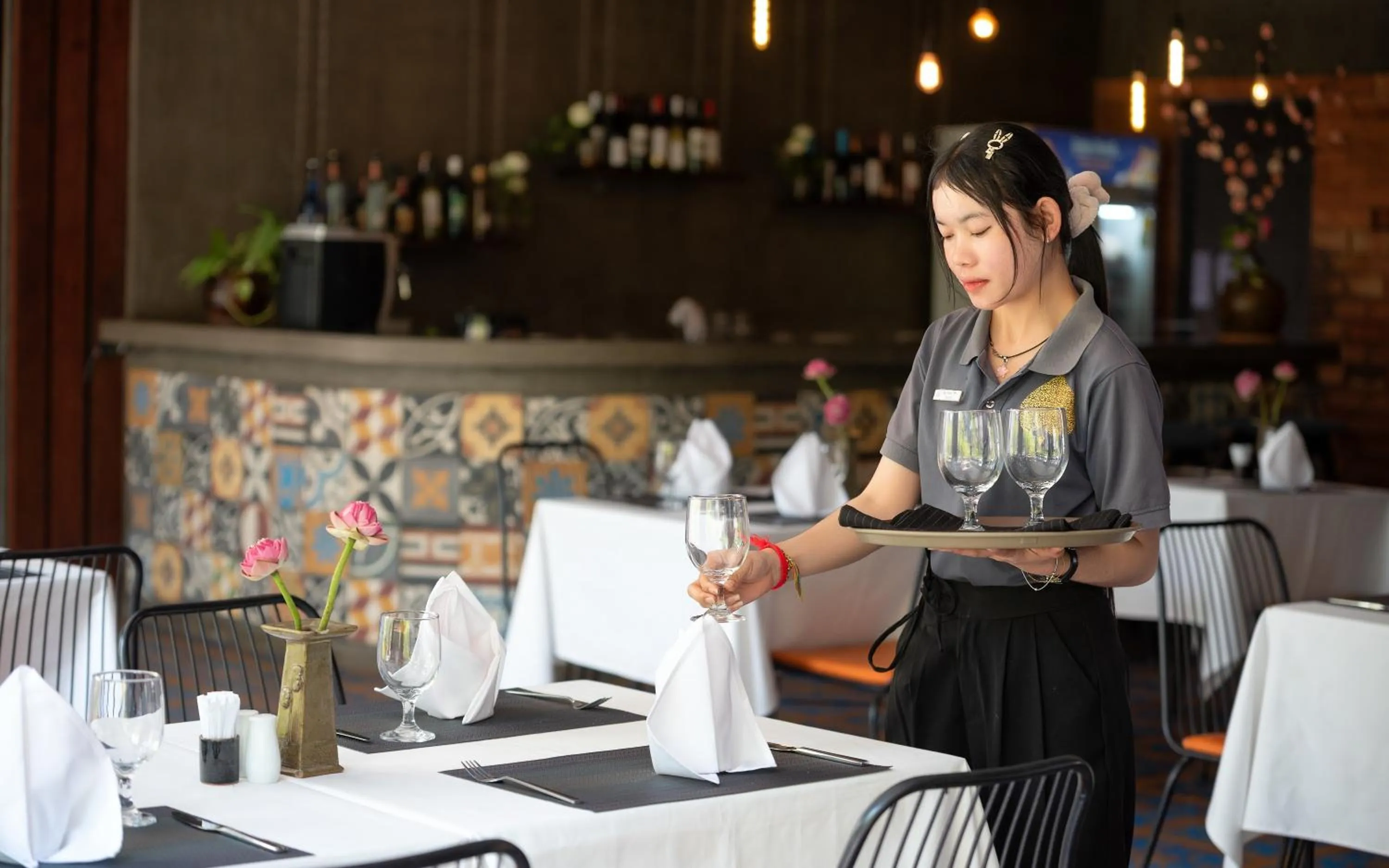Staff in Central Corner d'Angkor