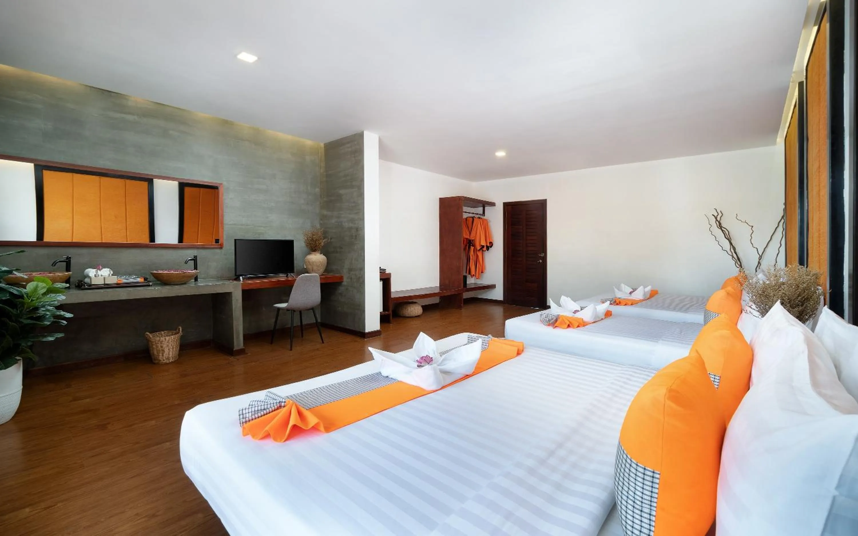 Bed in Central Corner d'Angkor