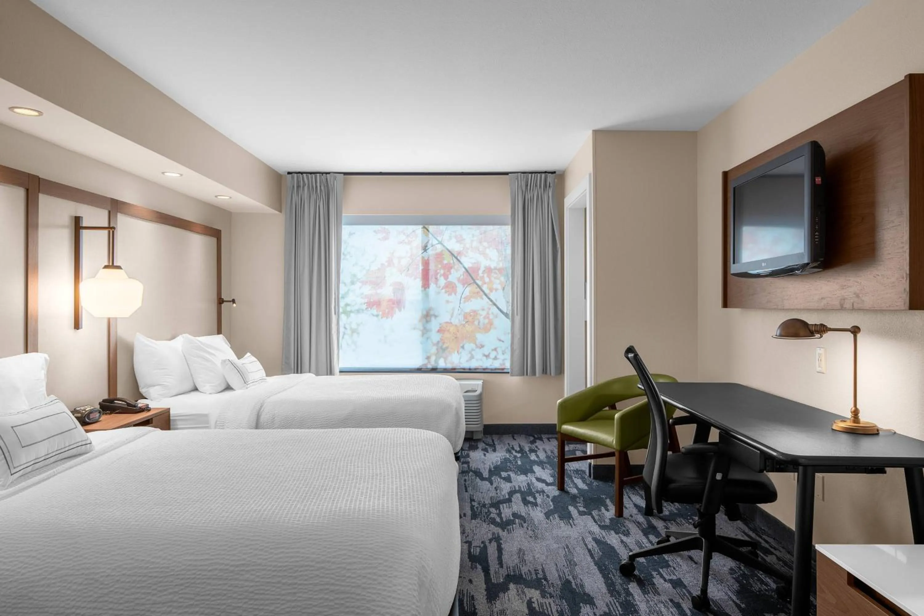 Photo of the whole room, Bed in Fairfield by Marriott Inn & Suites Columbus Hilliard