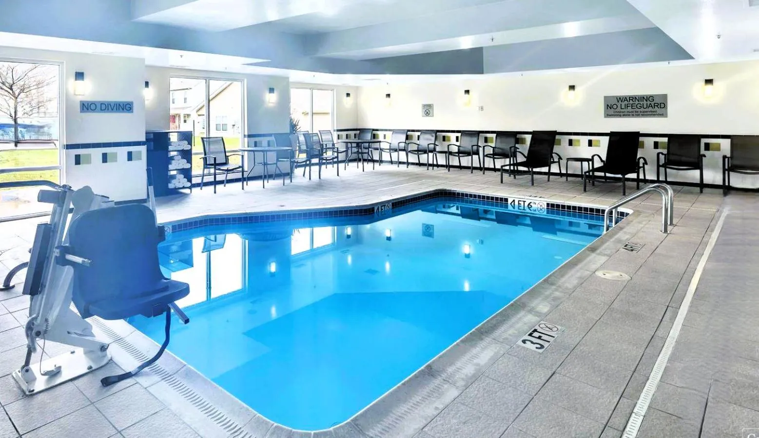 Swimming pool in Fairfield by Marriott Inn & Suites Columbus Hilliard
