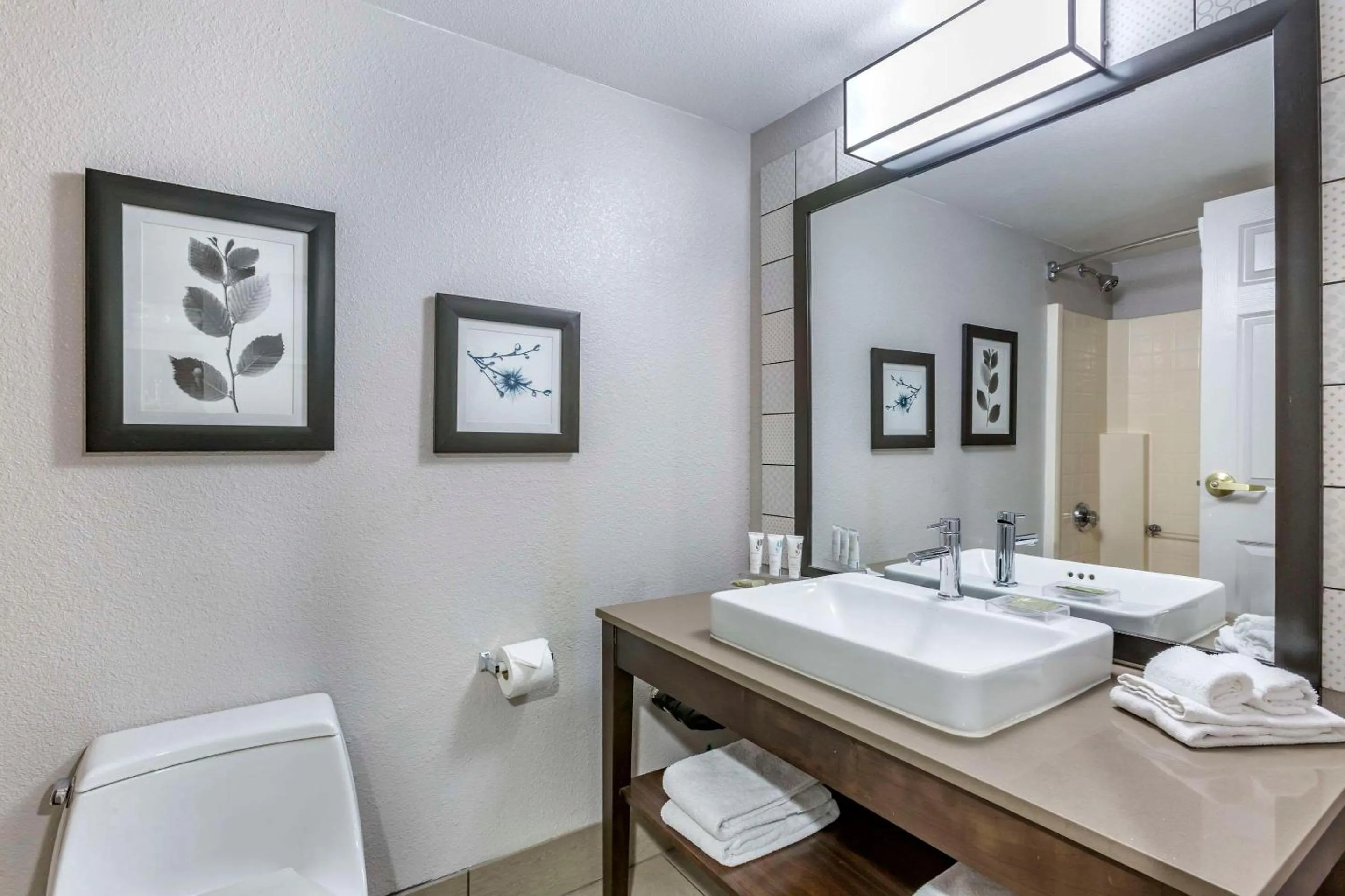 Bedroom in Country Inn & Suites by Radisson, Mesa, AZ