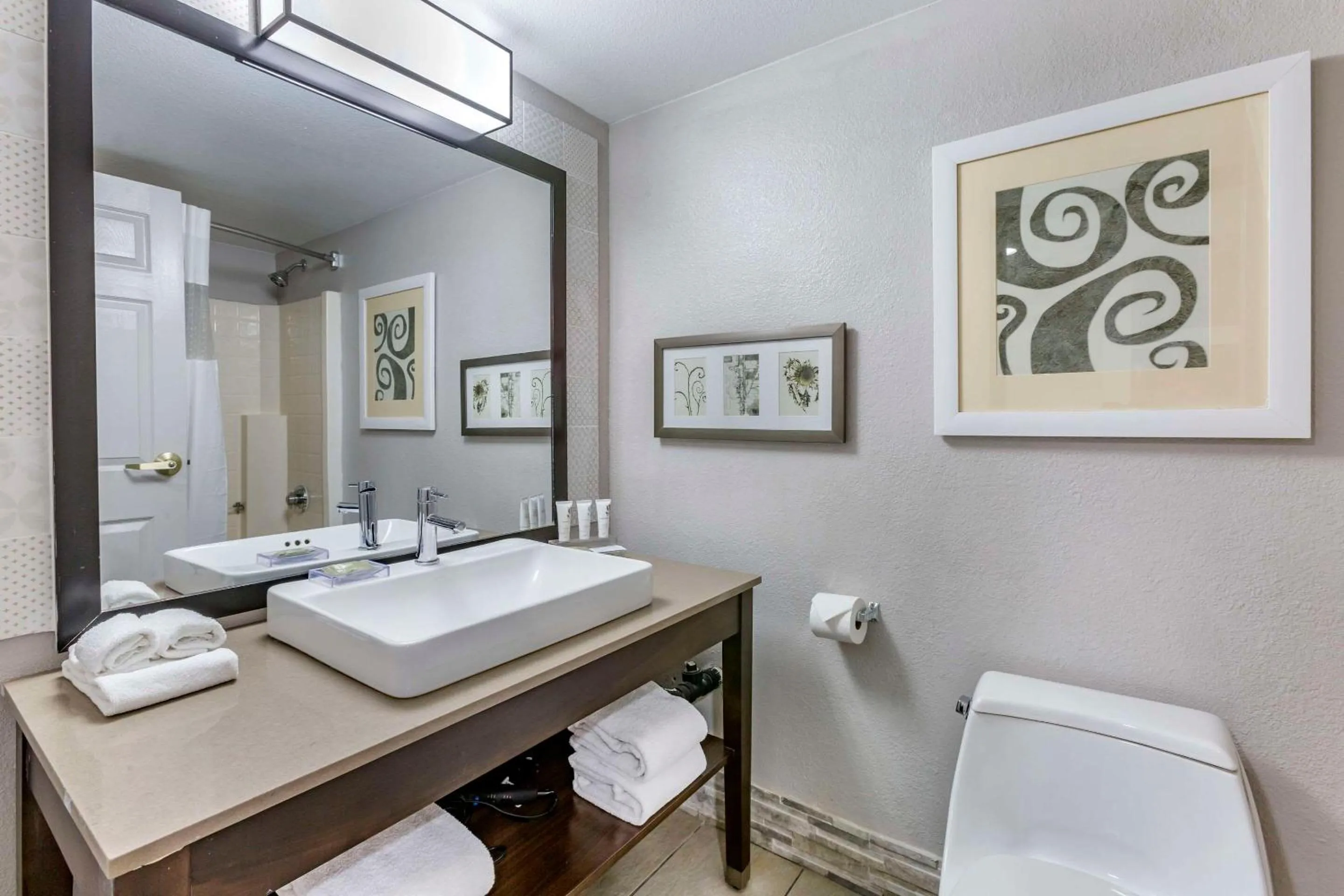 Bedroom in Country Inn & Suites by Radisson, Mesa, AZ