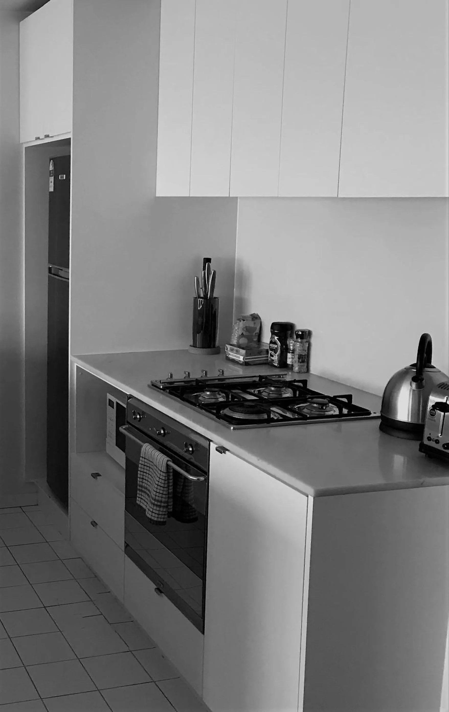 Kitchen or kitchenette in Readyset Apartments at Liberty